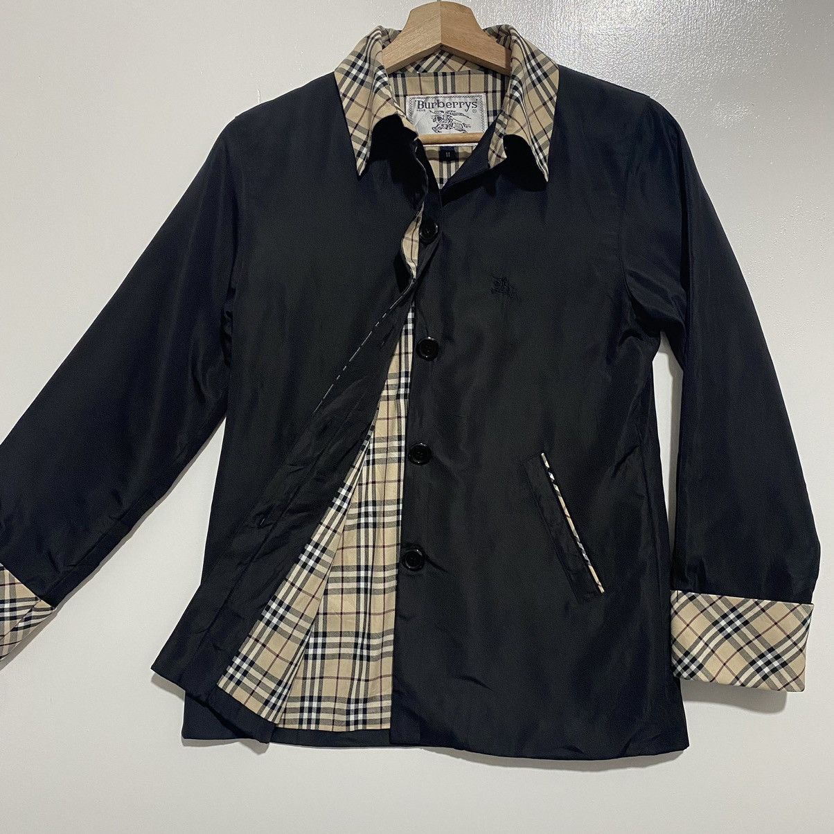 Burberry BURBERRYS’ NOVACHEK SLIM FIT LIGHT RAIN JACKET COAT Size US S / EU 44-46 / 1 - 5 Thumbnail