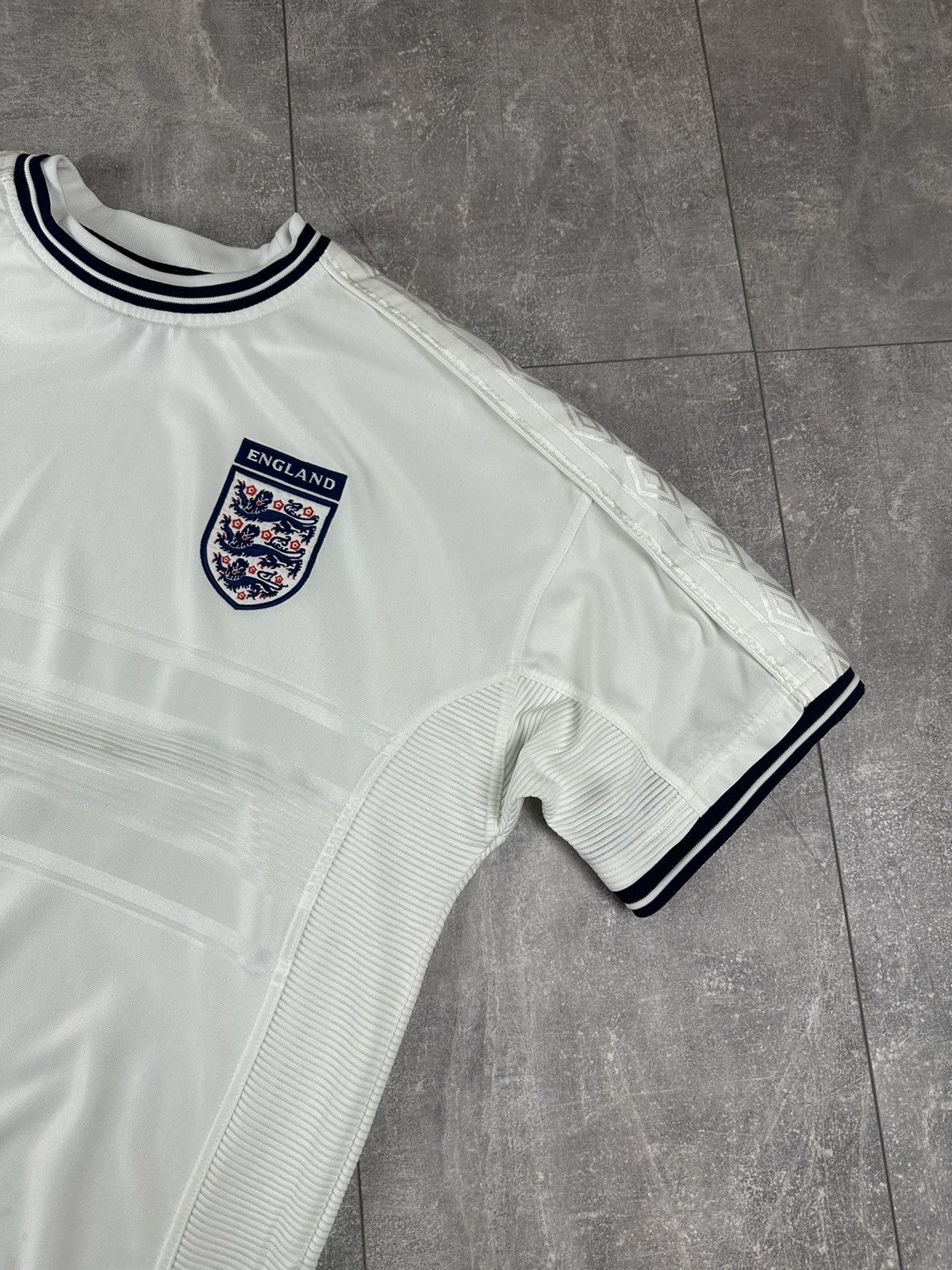 Umbro Umbro England Home 1999/01 Soccer Football Jersey Size US XL / EU 56 / 4 - 6 Thumbnail