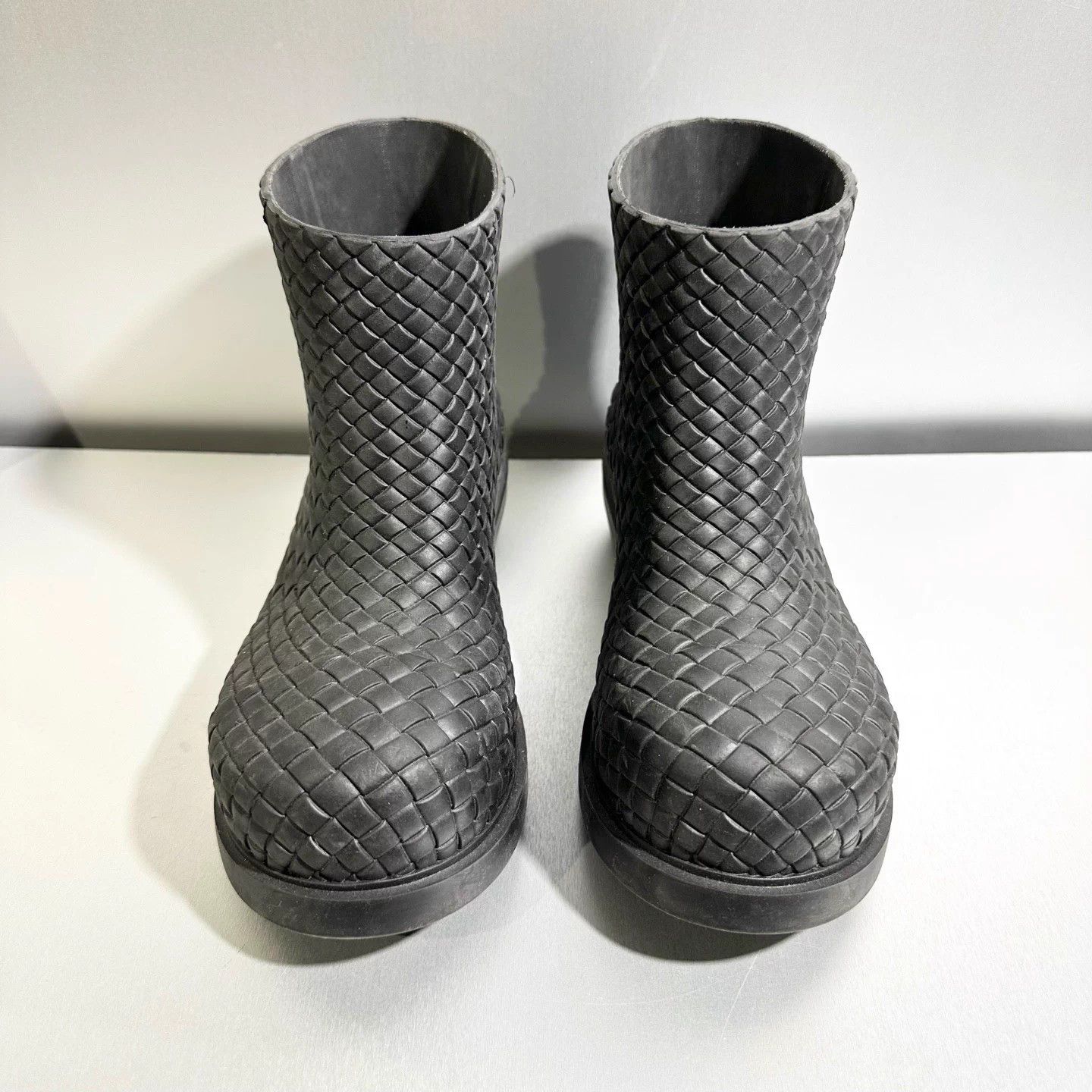 Bottega Veneta Bottega Veneta Black Woven Boots 37 EU Worn Once Size US 6 / IT 36 - 2 Thumbnail