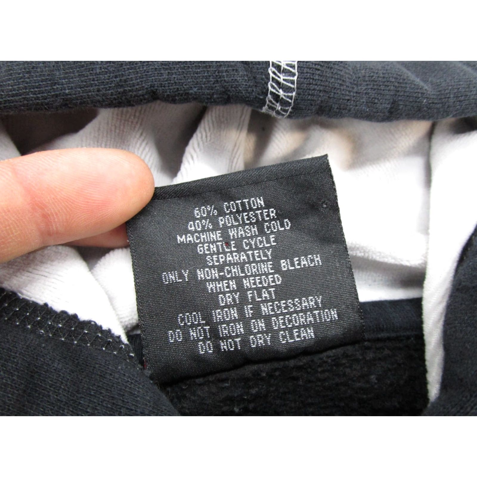 Southpole VINTAGE Southpole Hoodie Men’s Size XL Black Spell Out Sweatshirt Y2K Grunge Skater VTG Size US XL / EU 56 / 4 - 5 Thumbnail