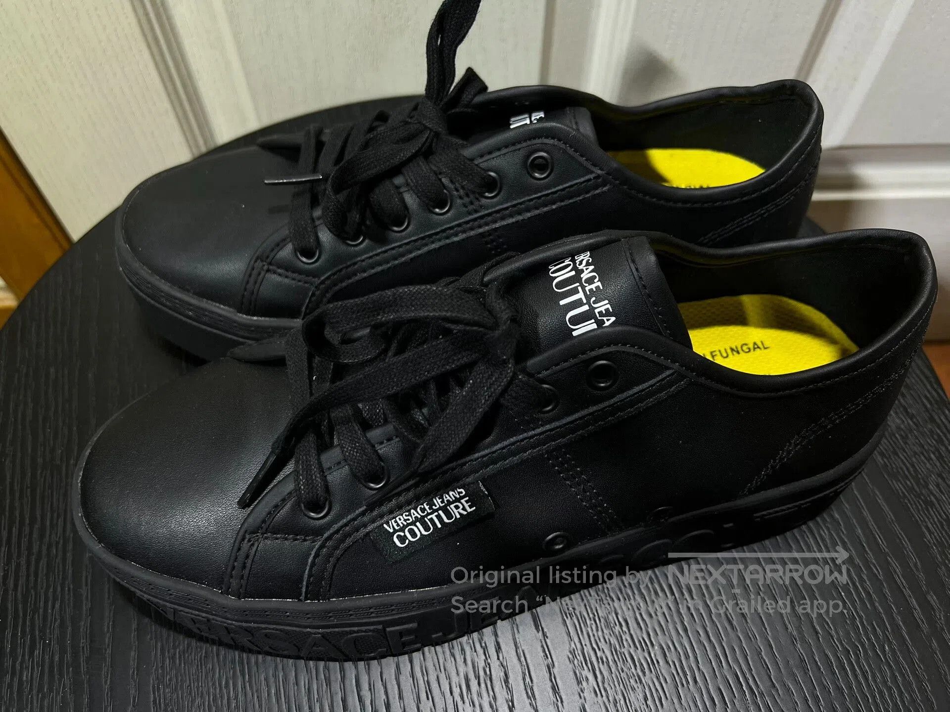 Versace Versace Men's Leather Casual Sneakers. Size US 7 / EU 40 - 8 Thumbnail