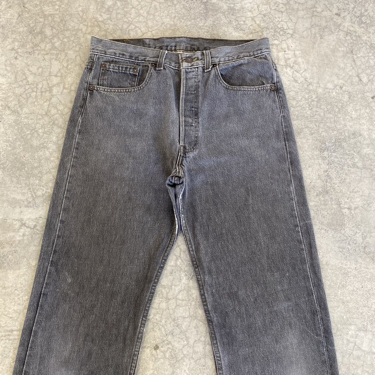 Levi's × Vintage Size 31x33.5 Vintage 1993 Levis 501 Ash Grey Jeans Size US 31 - 3 Thumbnail