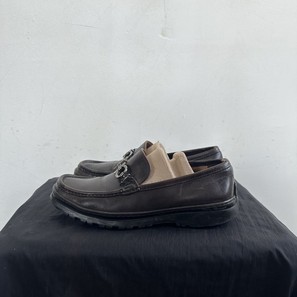 Salvatore Ferragamo Ferragamo Gancini Bit Loafer - Size 7 Size US 7 / EU 40 - 5 Thumbnail