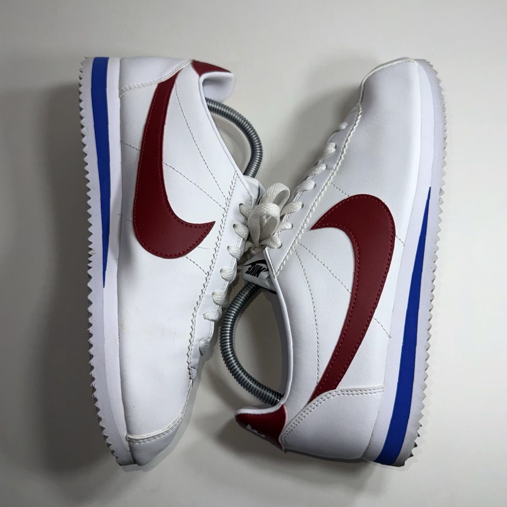 Nike Nike Cortez Sneaker Women 10 White Red Leather Classic Forrest Gump 807471-103 Nike Cortez Shoes Size US 7.5 / IT 37.5 - 7 Thumbnail