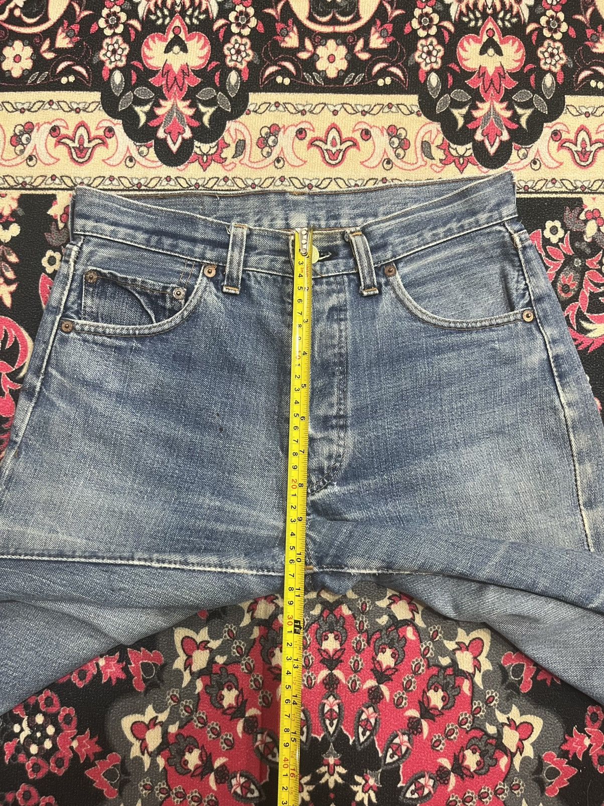 Levi's Vintage 60s Levi’s 501 Button No 6 Distressed Selvedge Jeans Size US 28 / EU 44 - 22 Thumbnail