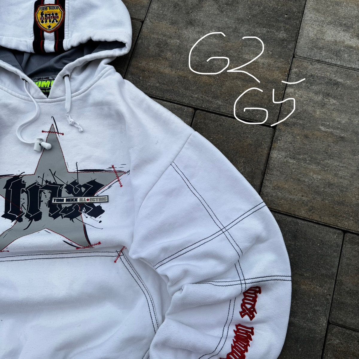 Japanese Brand Vintage Tom Nixx Crazy Rare Hoodie Central Logo Boxy 90s Size US L / EU 52-54 / 3 - 5 Thumbnail
