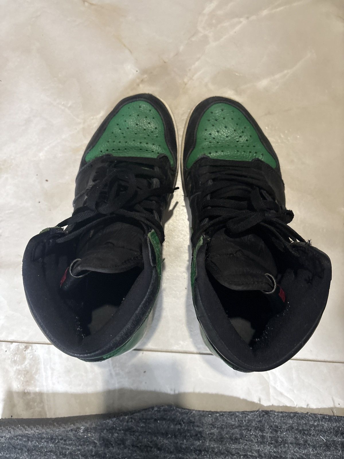 Jordan Brand Jordan 1 Retro High Pine Green Size US 9 / EU 42 - 7 Thumbnail