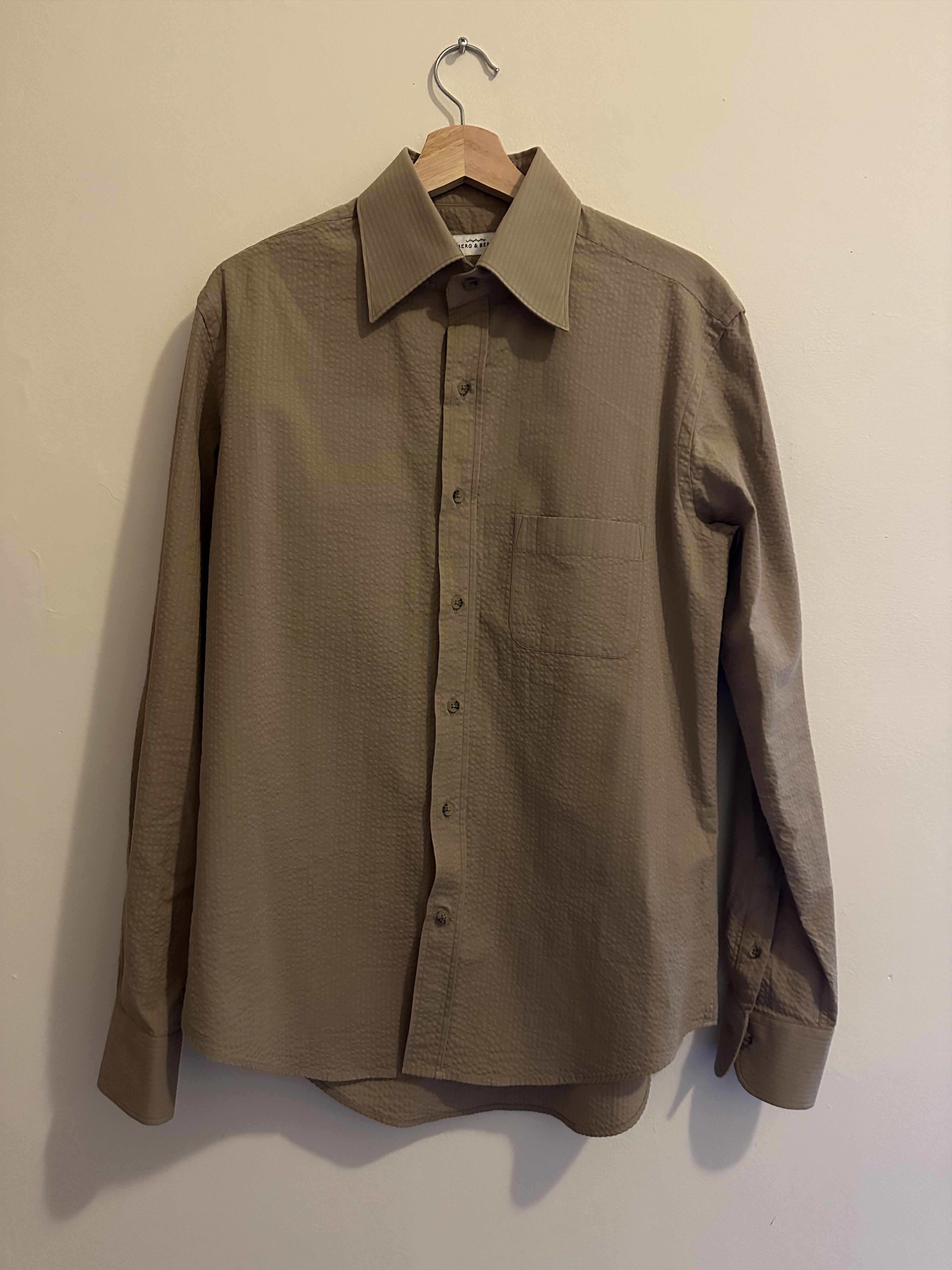 Berg & Berg Berg & Berg Ferdinand Button Down in Beige Seersucker Size US M / EU 48-50 / 2 - 2 Thumbnail