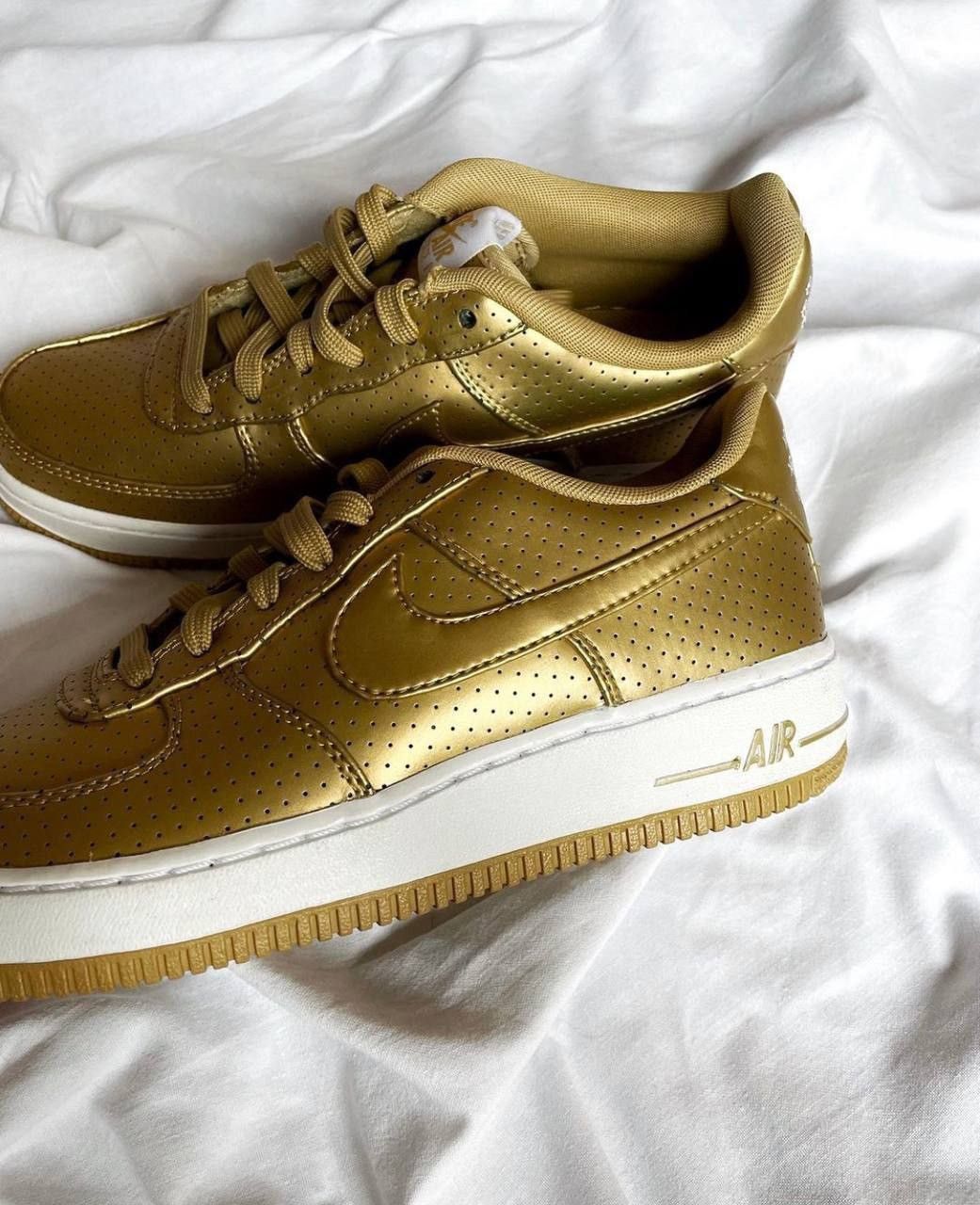 Nike Gold shoes Nike air force 1 low lv8 gs Size US 6 / EU 39 - 6 Thumbnail