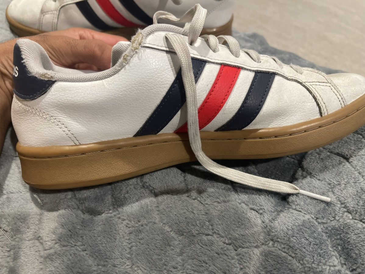 Adidas × Vintage White Adidas Samba Blue And Red Stripes Size 9 Size US 9 / EU 42 - 6 Thumbnail