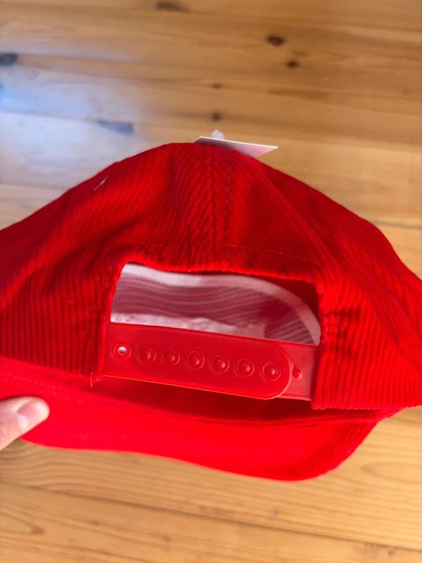 Marlboro NWT 90s Marlboro Formula 1 red corduroy snapback Size ONE SIZE - 6 Thumbnail