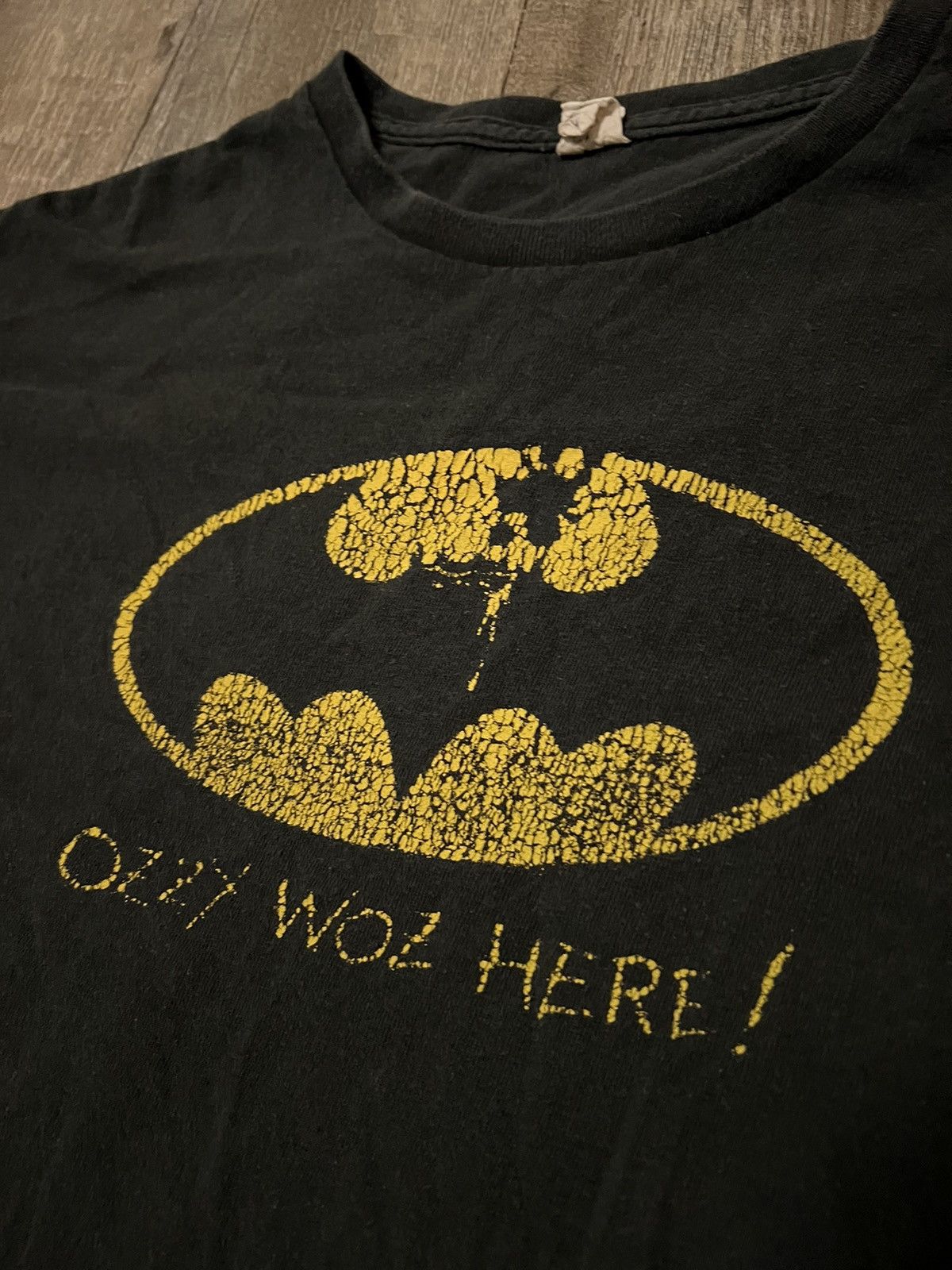 DC Comics × Ozzy Osbourne × Vintage Vintage Ozzy Osbourne x Batman Ozzy Woz Here Shirt Size US XL / EU 56 / 4 - 2 Thumbnail