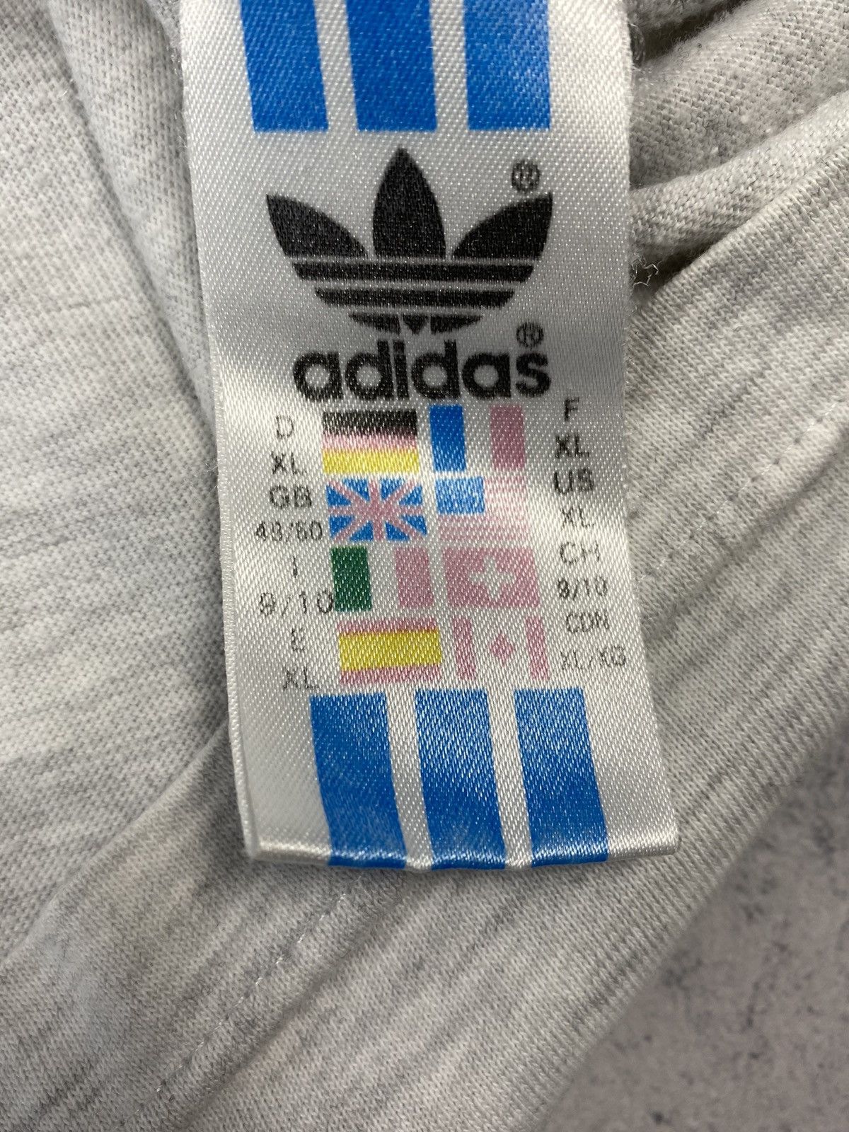 Adidas Vintage 90s Adidas Big Logo Retro T Shirt Size XL Size US XL / EU 56 / 4 - 20 Thumbnail