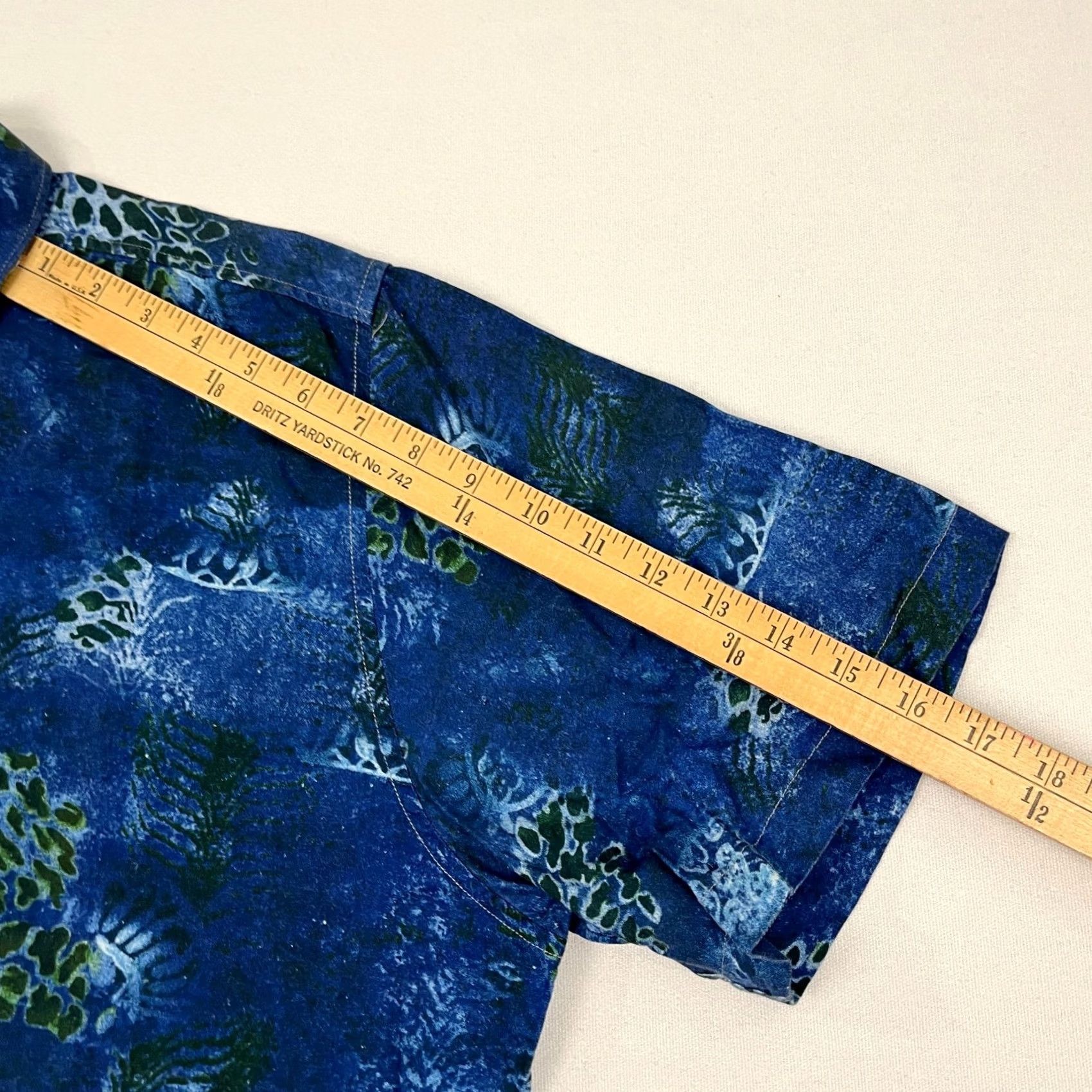 Carbon2Cobalt VINTAGE Carbon 2 Cobalt Shirt Mens XL Blue Green Hawaiian Tropical Vacation Linen Blend Size US XL / EU 56 / 4 - 6 Thumbnail
