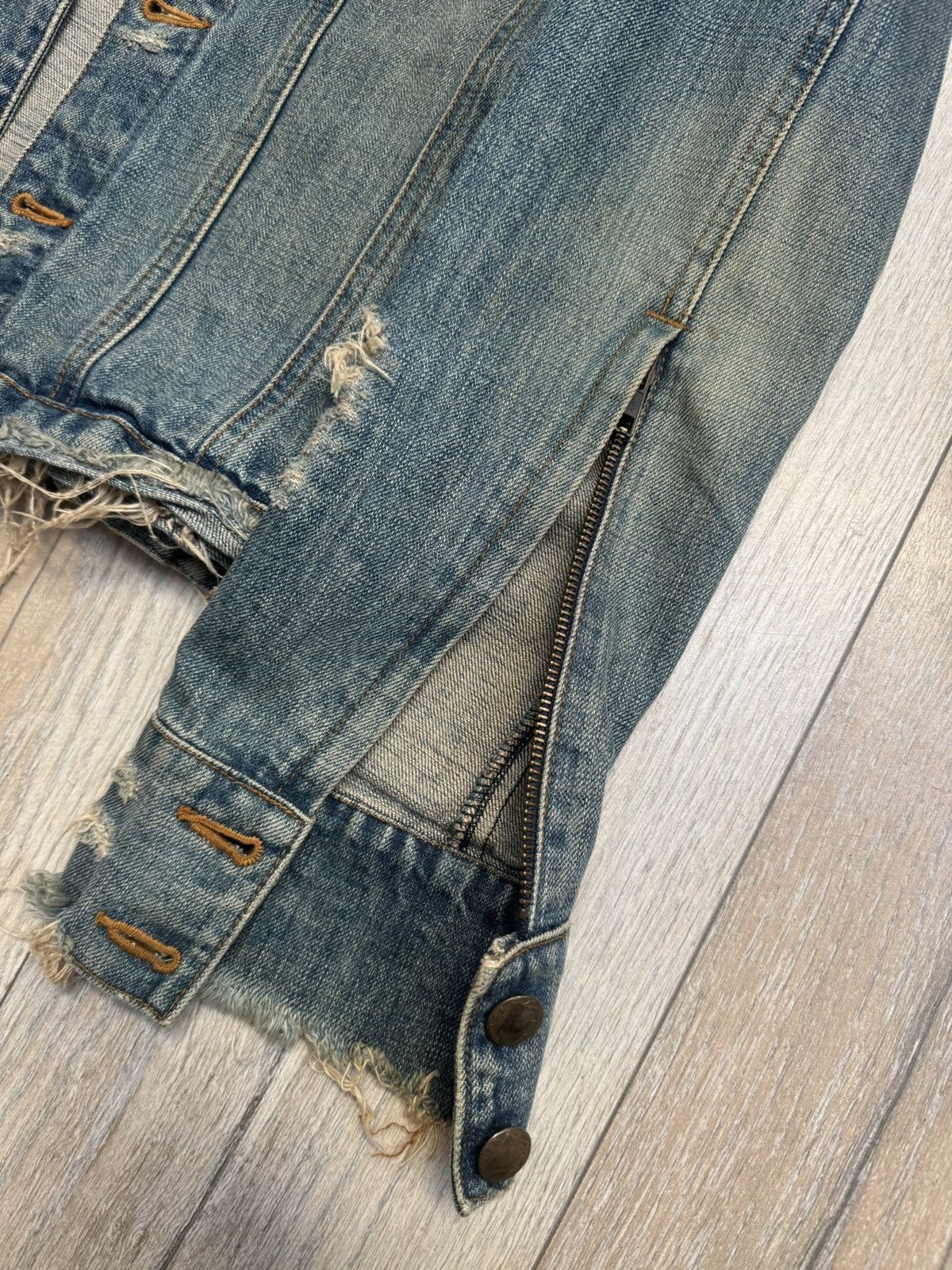 Le Grande Bleu (L.G.B.) LGB le grand bleu distressed denim jacket Size US M / EU 48-50 / 2 - 4 Thumbnail