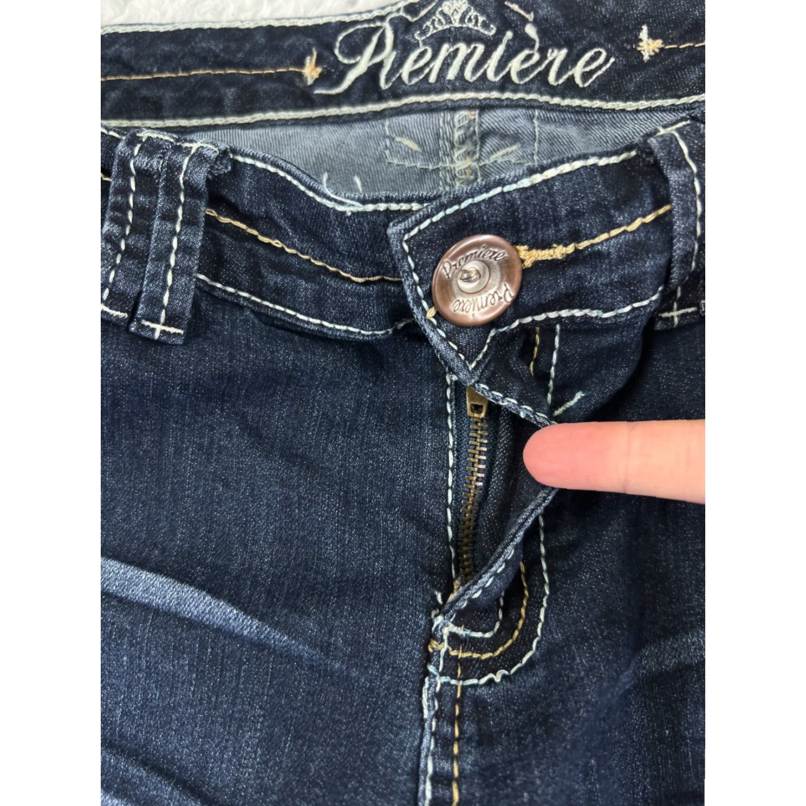 Denime Premiere Jeans Women 13 Blue Denim Flared Distressed Embroidered 32x31 Jeans Women 13 Blue Denim Flared Distressed Embroidered 32x31 Size 34" / US 12 / IT 48 - 5 Thumbnail