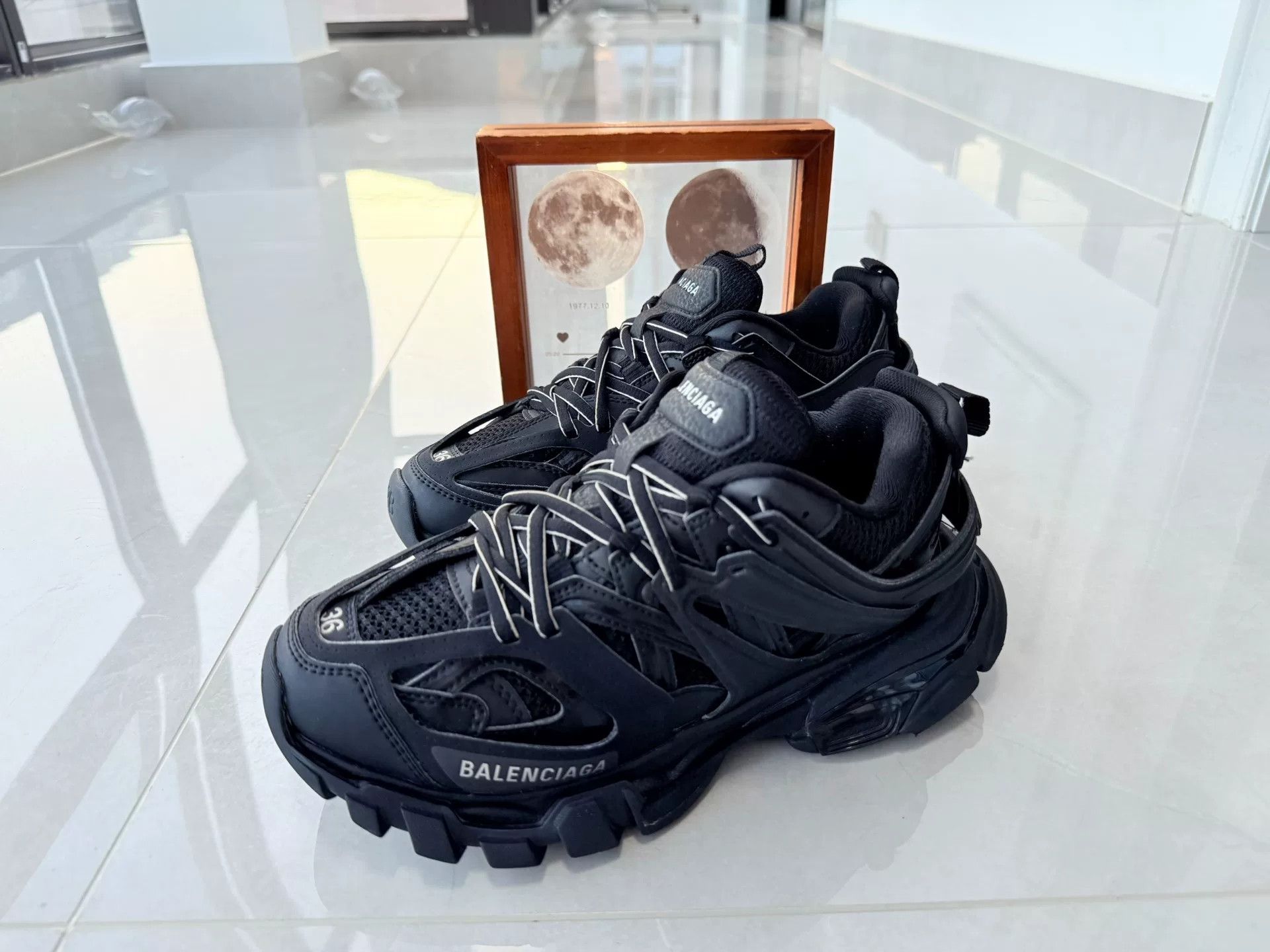 Balenciaga Balenciaga Black Lowtop Sneakers it_36 Women Size US 6 / IT 36 - 1 Thumbnail