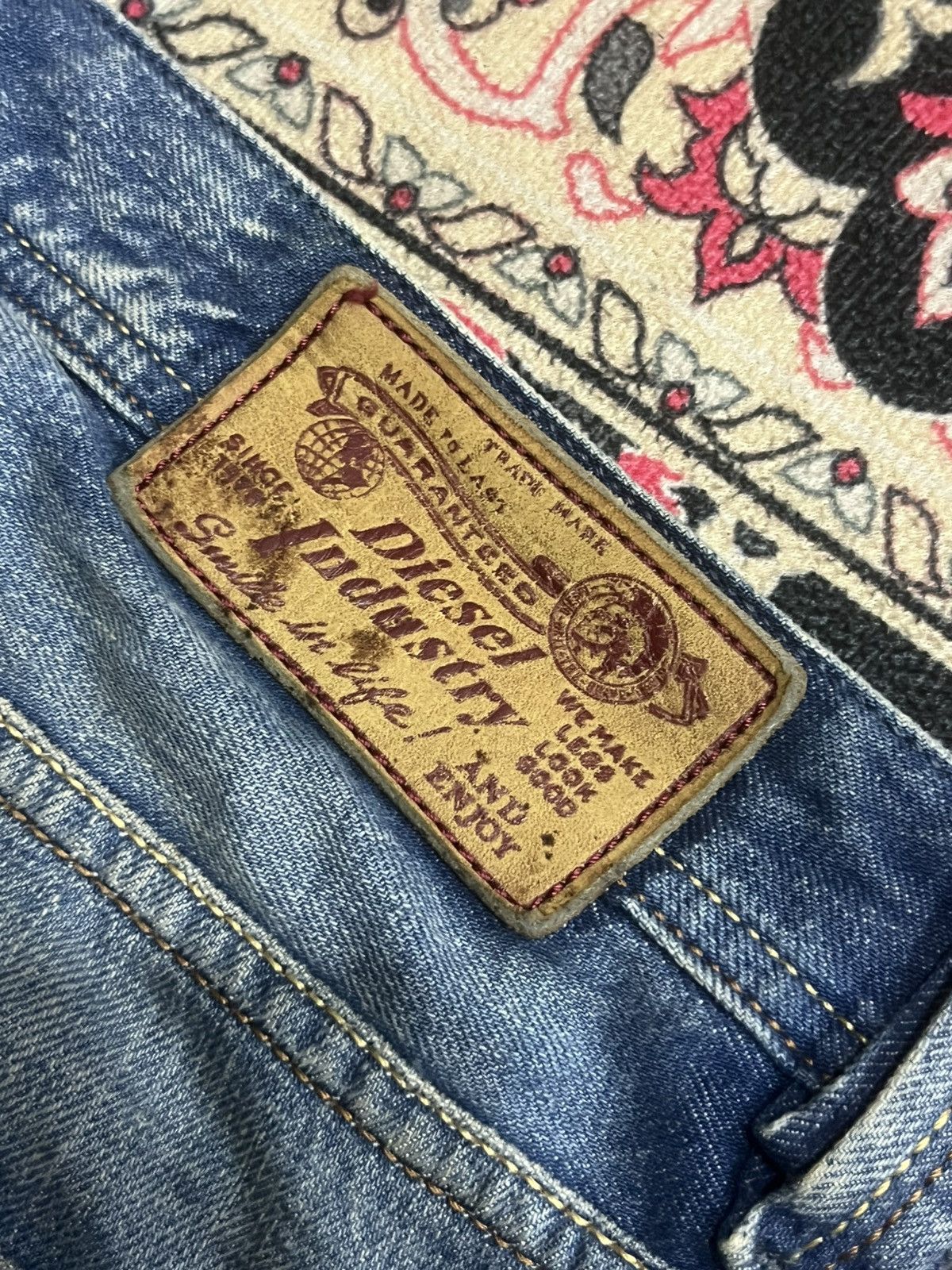 Diesel Vintage Diesel “Larkee” Blue Washed Distress Loose Leg Jeans Size US 31 - 11 Thumbnail