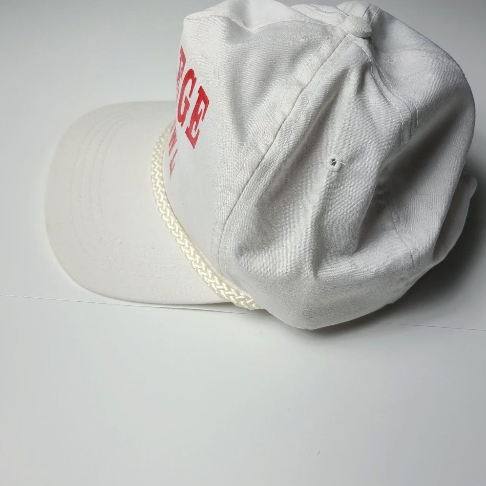 Vintage VINTAGE 1990’s College Bowl White Hat STRAPBACK SPORTCAP Rare Adult Mens Adjustable White Cap 90s College Sports Vintage Hat Size ONE SIZE - 2 Thumbnail