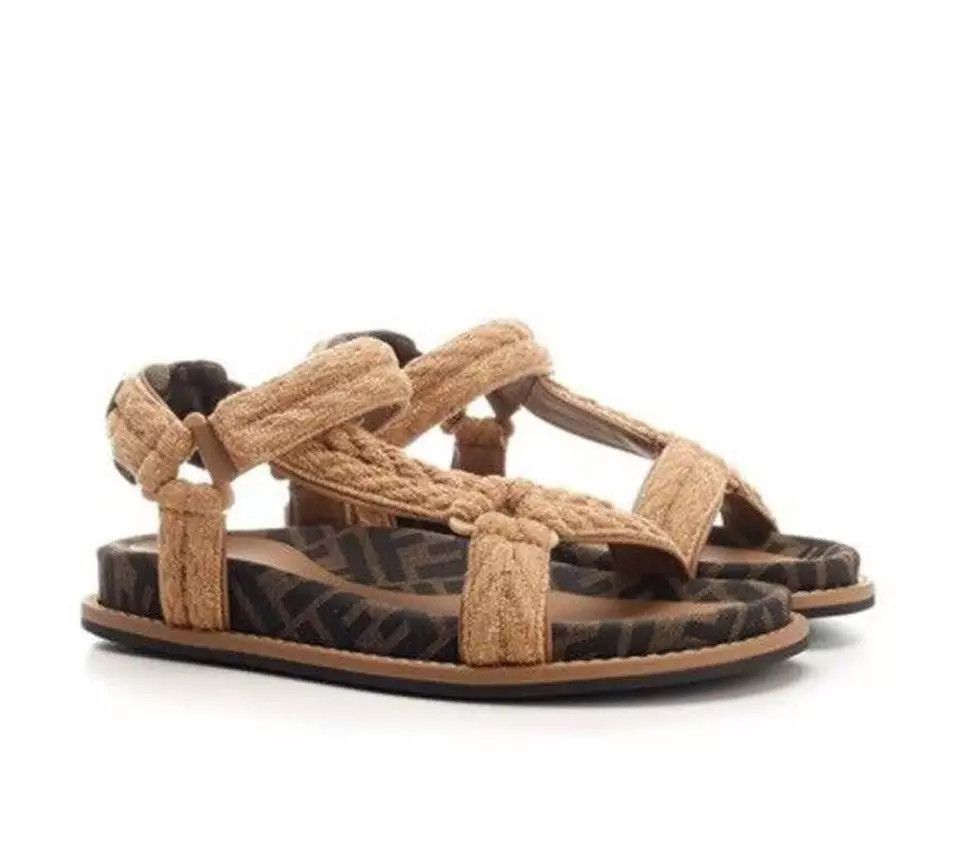 o1loc1c0824 Sandal in Brown