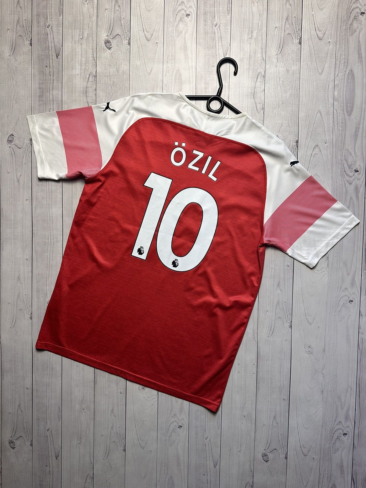 Vintage Arsenal soccer jersey puma 10 Ozil size L rare Size US L / EU 52-54 / 3 - 1 Thumbnail