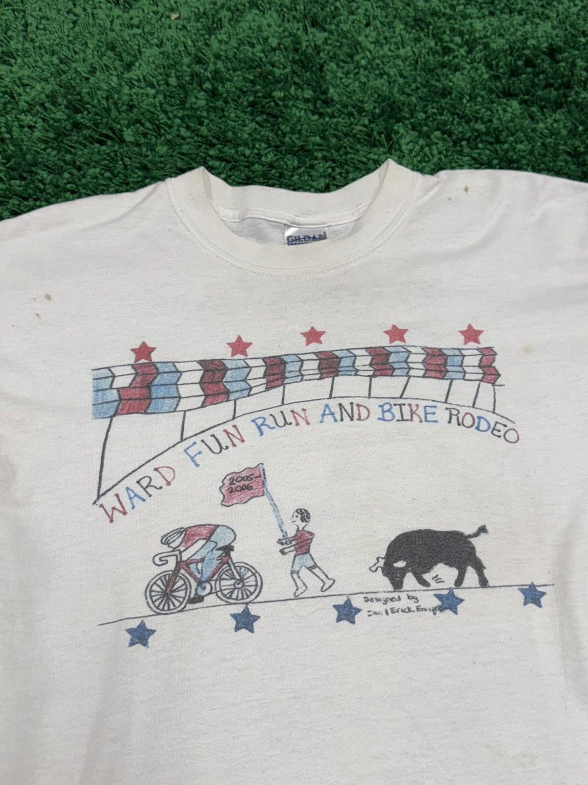 Gildan × Vintage Vintage Gildan Heavyweight Cowboy Rodeo Tee White Size US M / EU 48-50 / 2 - 3 Thumbnail