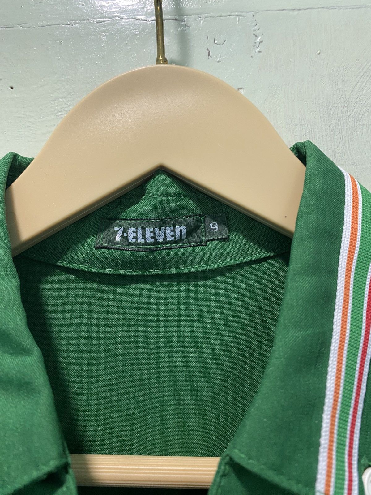 Japanese Brand Vintage 7-Eleven Uniform Workers Collection Shirts Size US S / EU 44-46 / 1 - 5 Thumbnail