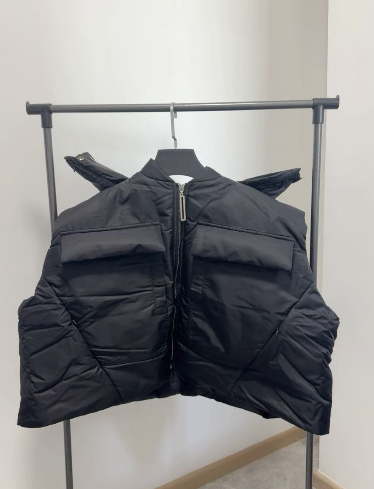 SPENCER BADU 【Spencer Badu】Black Down Vest, Brand New with Tags Size US XL / EU 56 / 4 - 3 Thumbnail