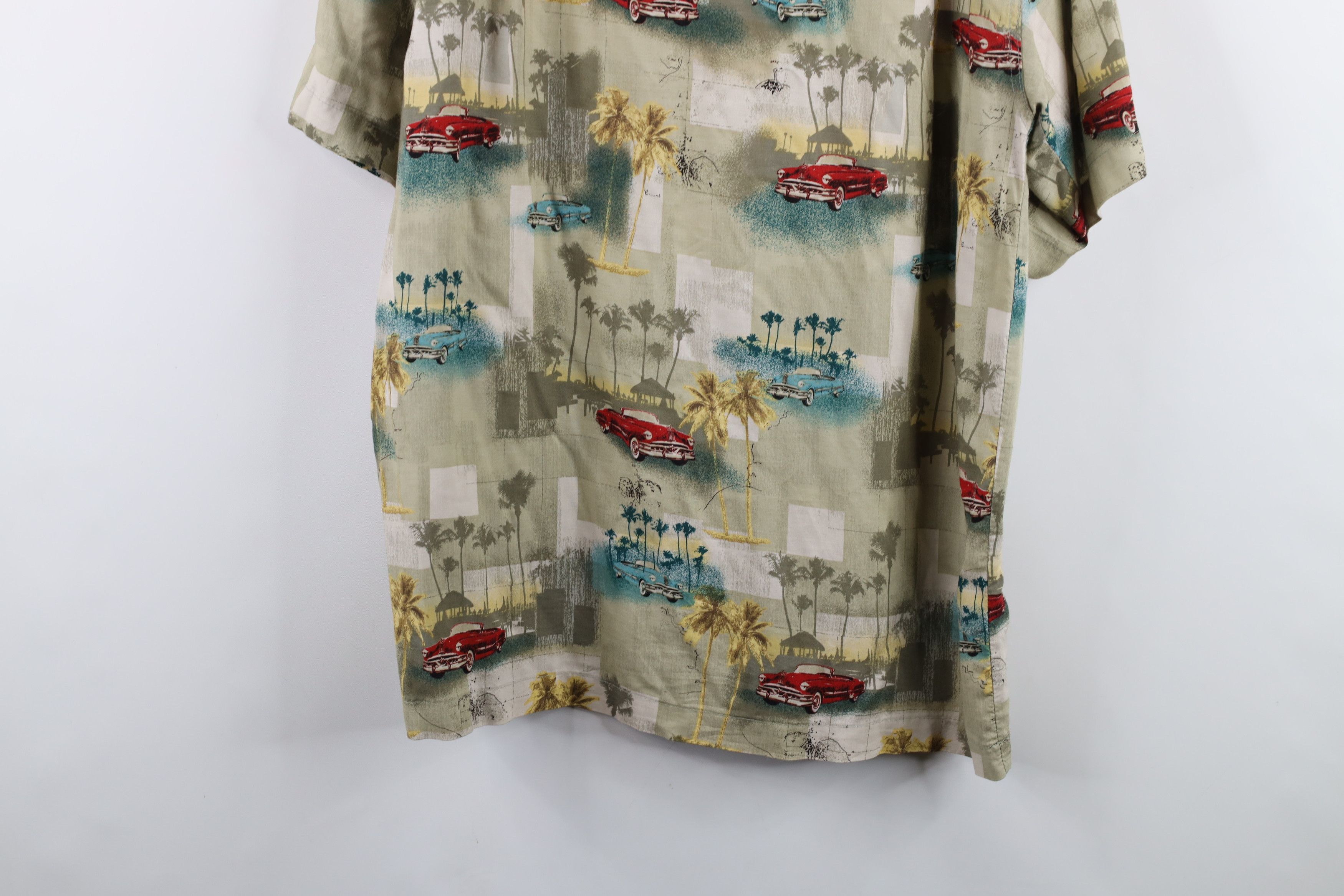 Vintage Vintage 90s Streetwear Car Palm Tree Hawaiian Button Shirt Size US S / EU 44-46 / 1 - 12 Thumbnail