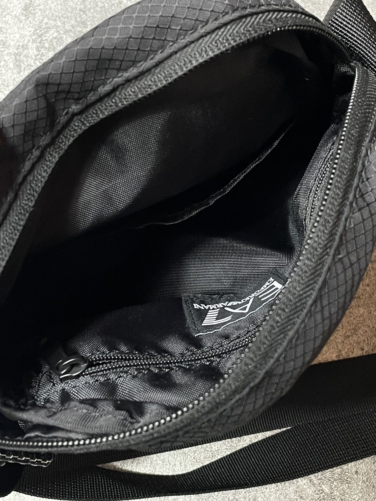 Emporio Armani 🔥Offers🔥Emporio Armani Shoulder Bag Streetwear Hype Drill Size ONE SIZE - 9 Thumbnail