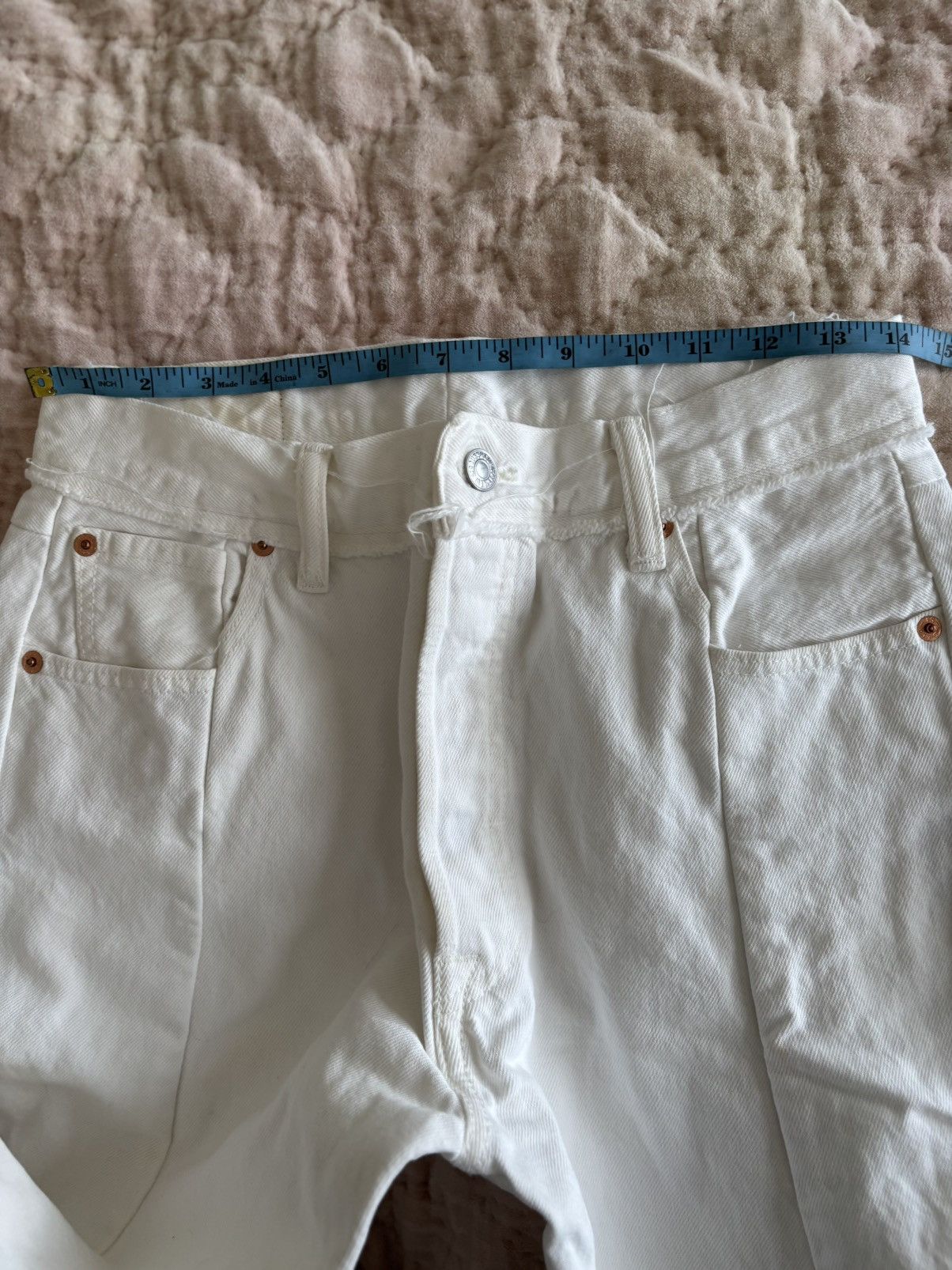 Levi's × Vetements Vetements Levi Raw Edge Size US 28 / EU 44 - 3 Thumbnail