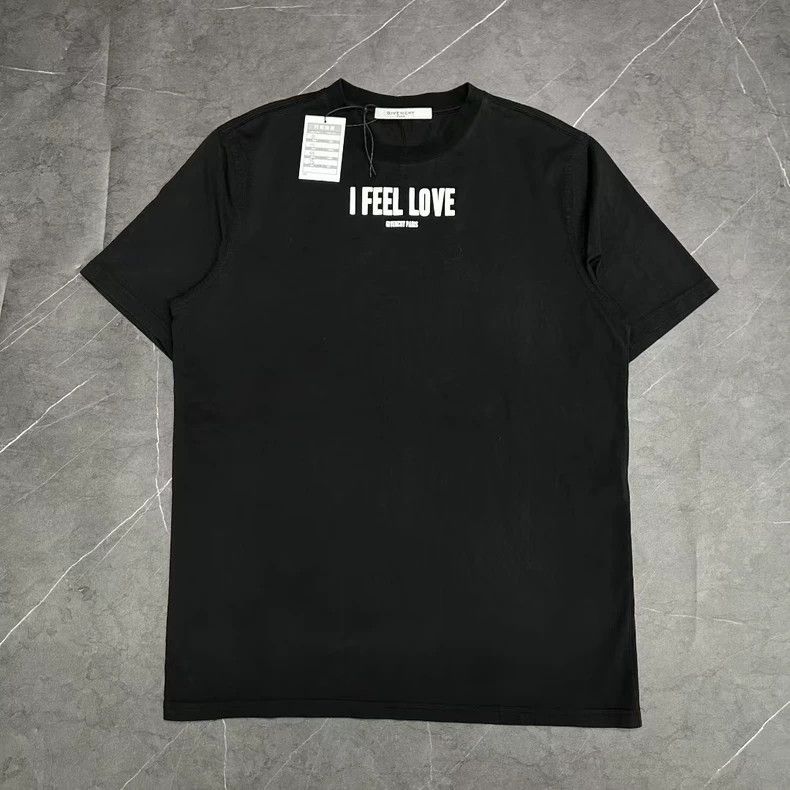 Givenchy Givenchy I FEEL LOVE Short-Sleeve Size US M / EU 48-50 / 2 - 1 Thumbnail