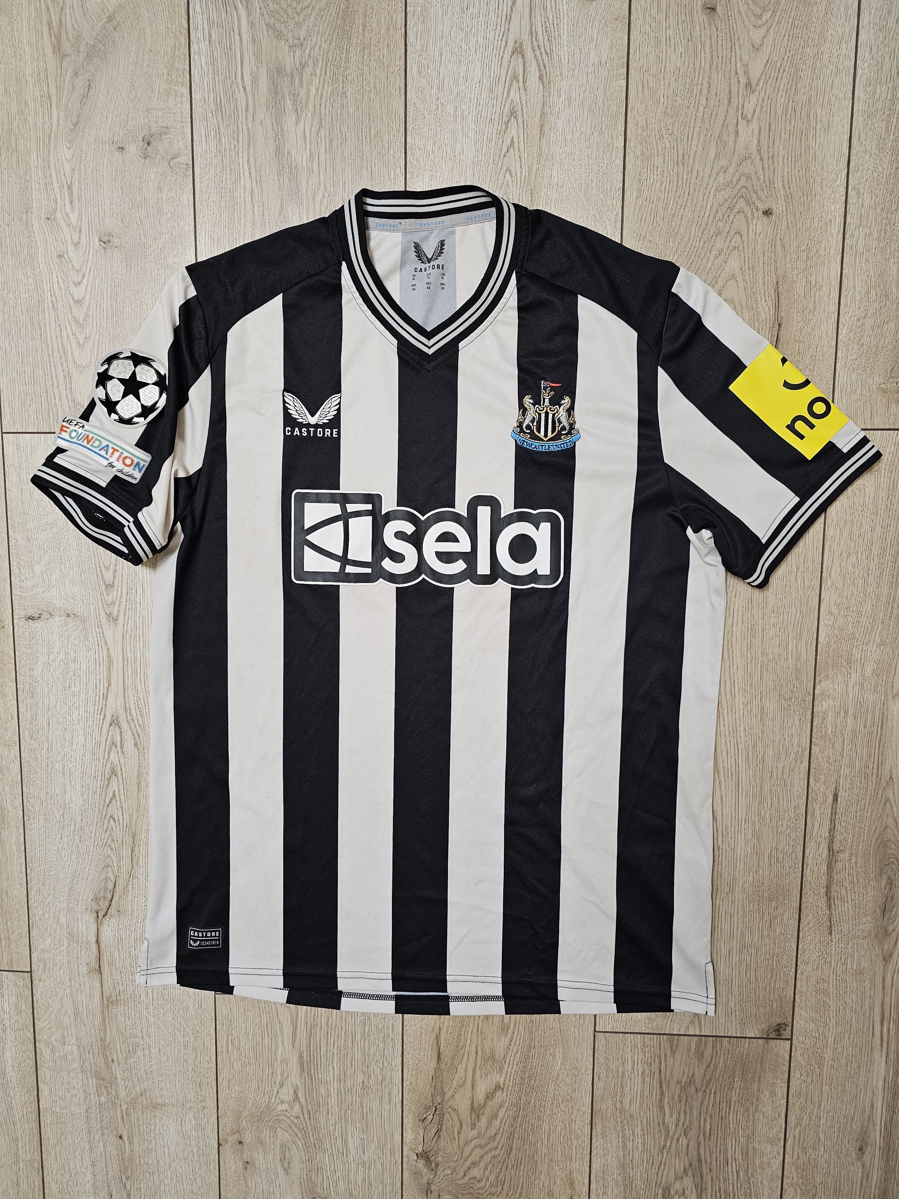 Other NEWCASTLE UNITED 2023 2024 HOME FOOTBALL SHIRT SOCCER JERSEY Size US XL / EU 56 / 4 - 1 Thumbnail