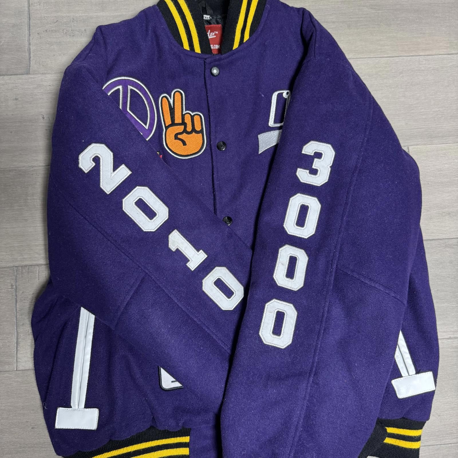 Concepts d'Odeur Ode Men's Varsity Jacke Embroidered Patches 2010 -3000 XL Size US M / EU 48-50 / 2 - 8 Thumbnail