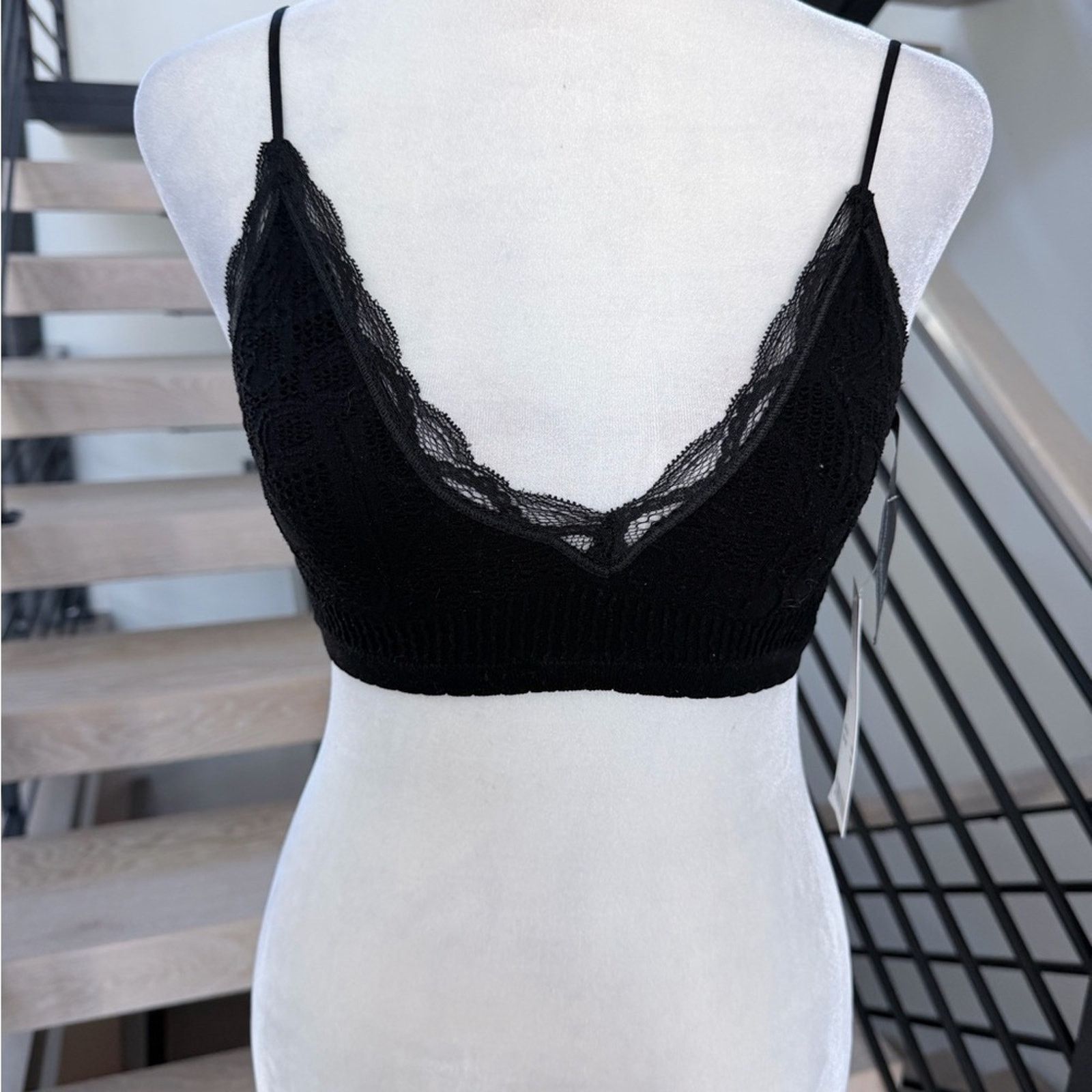 Urban Outfitters NWT Urban Outfitters Black Lace Trim Ribbed Cami Tank size S Size ONE SIZE - 2 Thumbnail