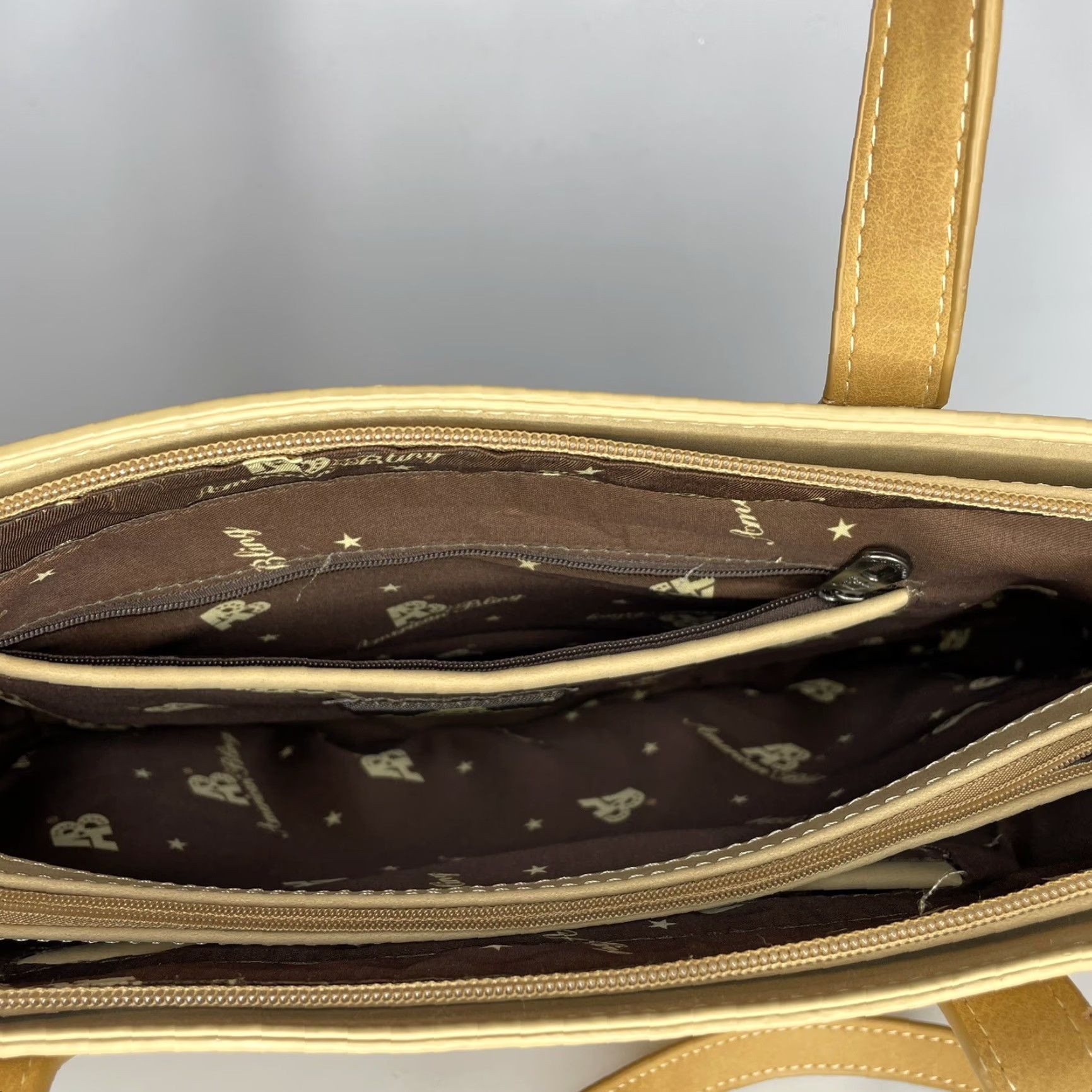 Vintage American Bling Concealed Carry Shoulder Bag Tan Purse Studded Detail Zip Closure Purse Women Large Brown Tan Size ONE SIZE - 7 Thumbnail