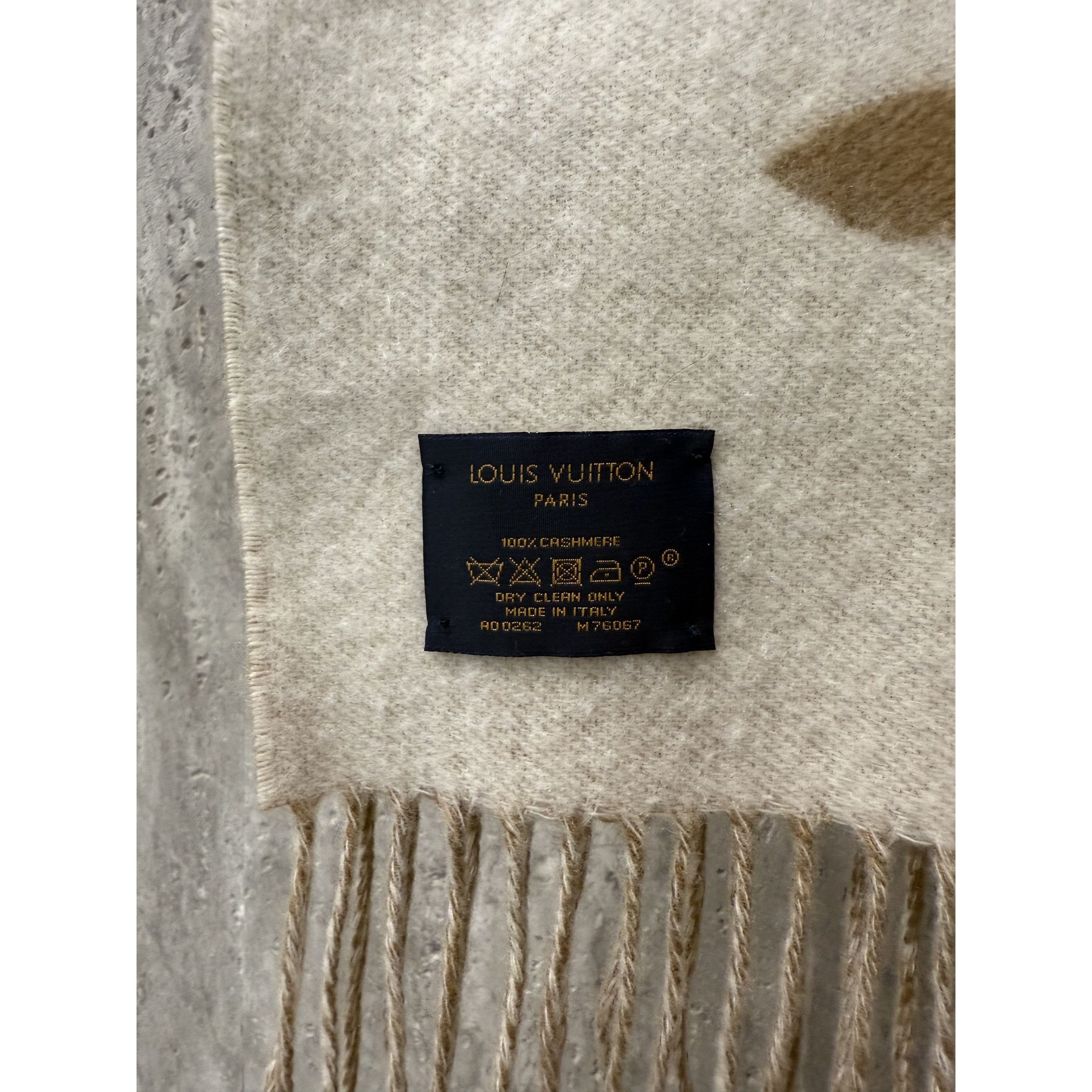 Louis Vuitton LOUIS VUITTON Monogram Reversible 100% Cashmere Scarf In Cre Size ONE SIZE - 4 Thumbnail