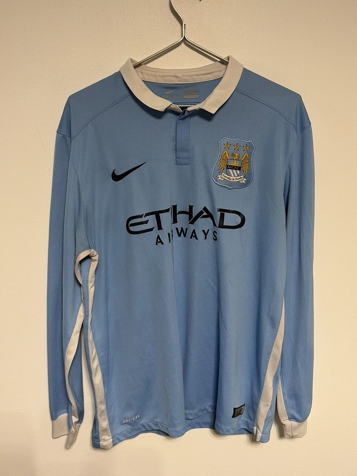 Nike Nike Etihad Manchester City 2015-2016 long-sleeve jersey Size US S / EU 44-46 / 1 - 1 Thumbnail