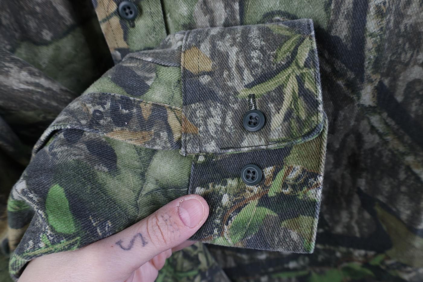 Vintage Vintage Streetwear Mossy Oak Camouflage Button Down Shirt Size US XL / EU 56 / 4 - 8 Thumbnail