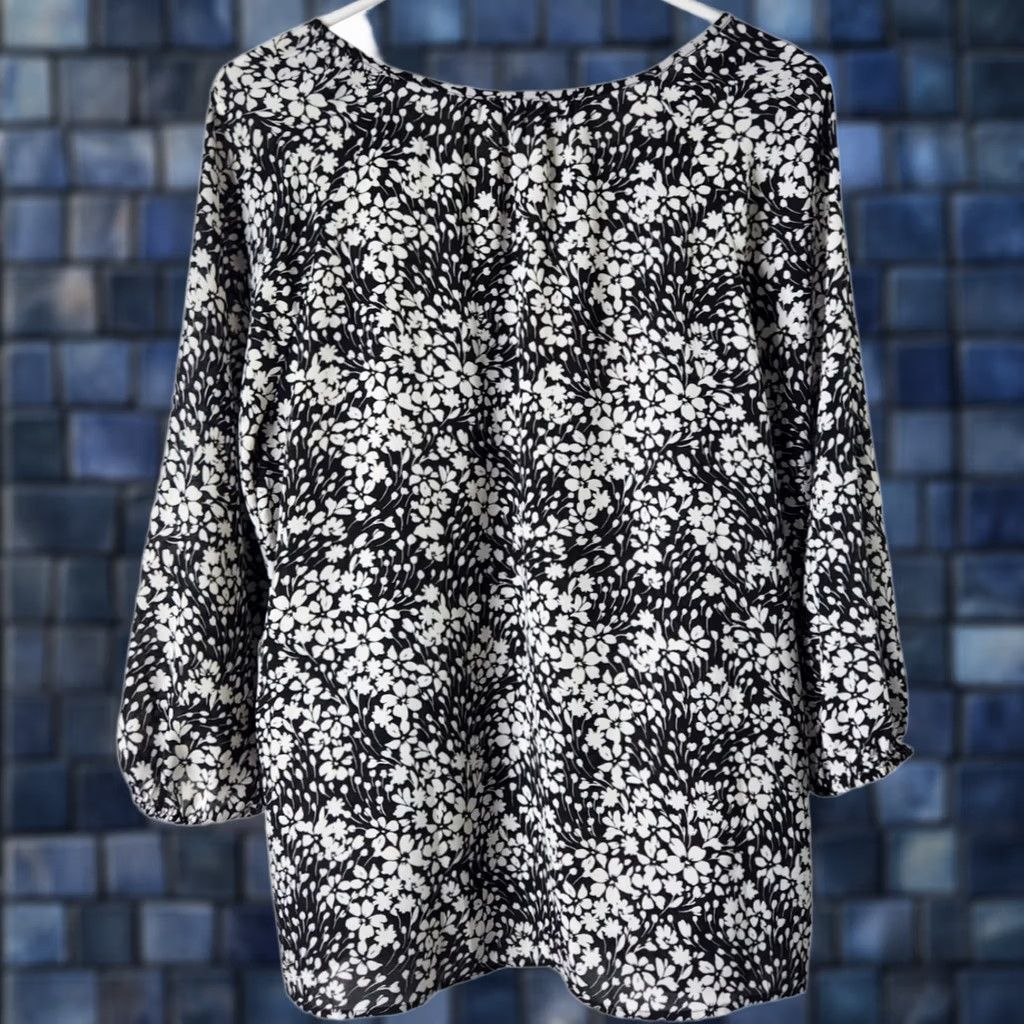 Talbots Talbots Womens L Floral Henley Shirt 3/4 Sleeve Top Black White Blouse Size L / US 10 / IT 46 - 1 Thumbnail