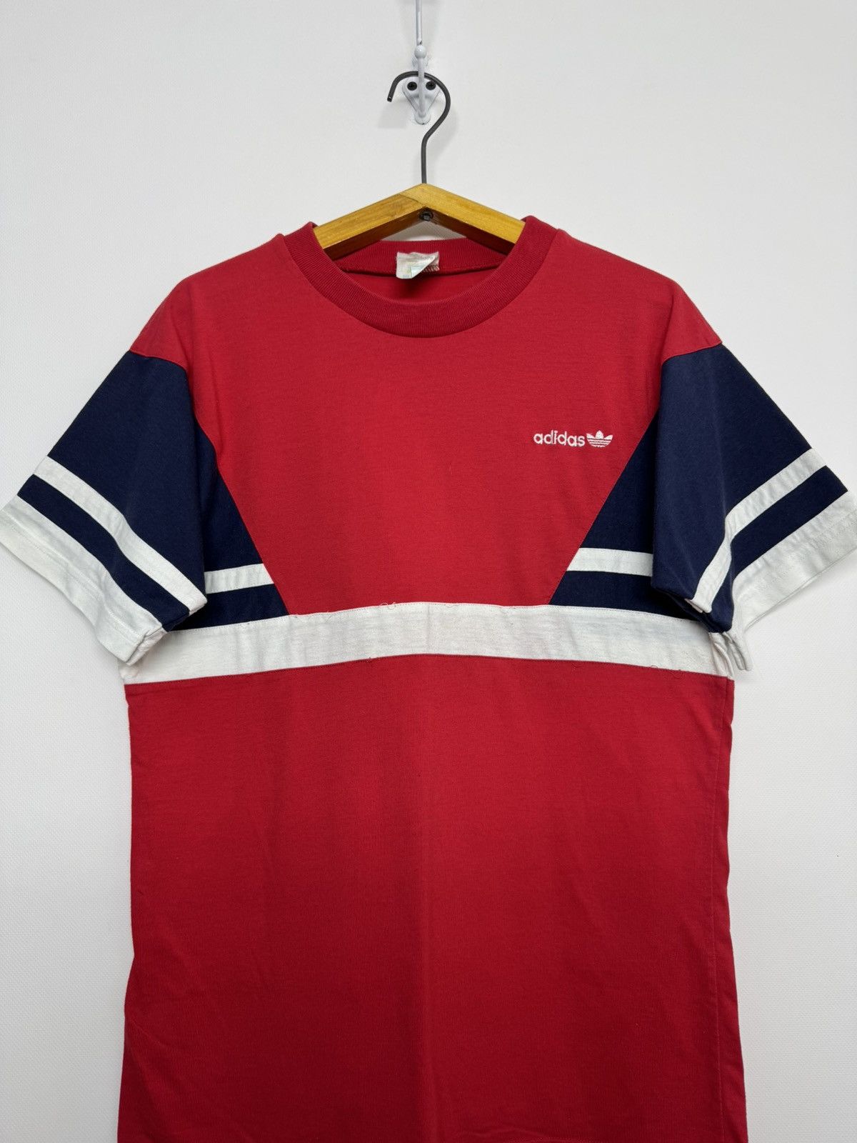 Adidas Vintage Adidas Logo T-Shirt 90’s Size US S / EU 44-46 / 1 - 3 Thumbnail