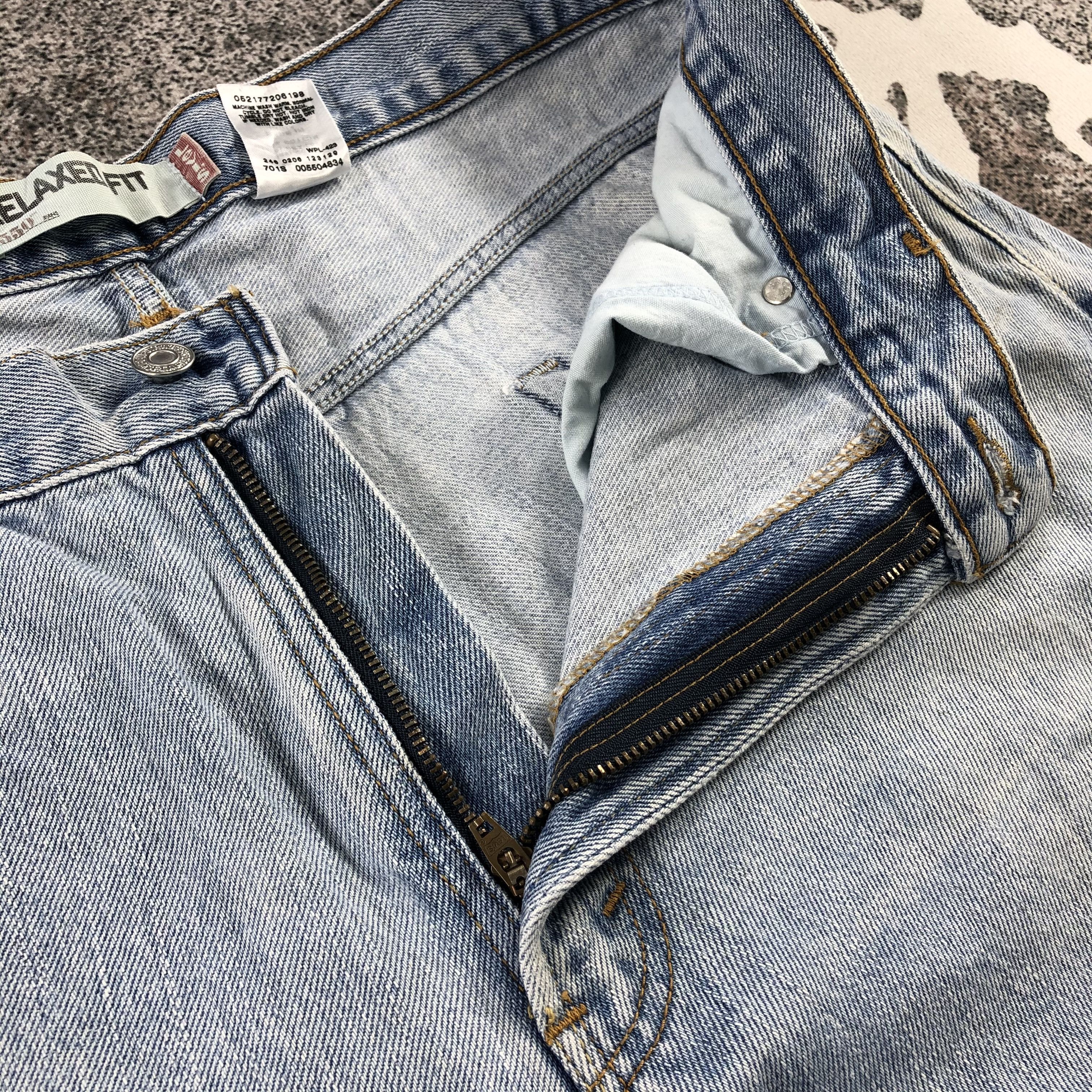 Levi's Vintage Levis 550 Jeans Medium Wash Denim KJ833 Size US 35 - 9 Thumbnail