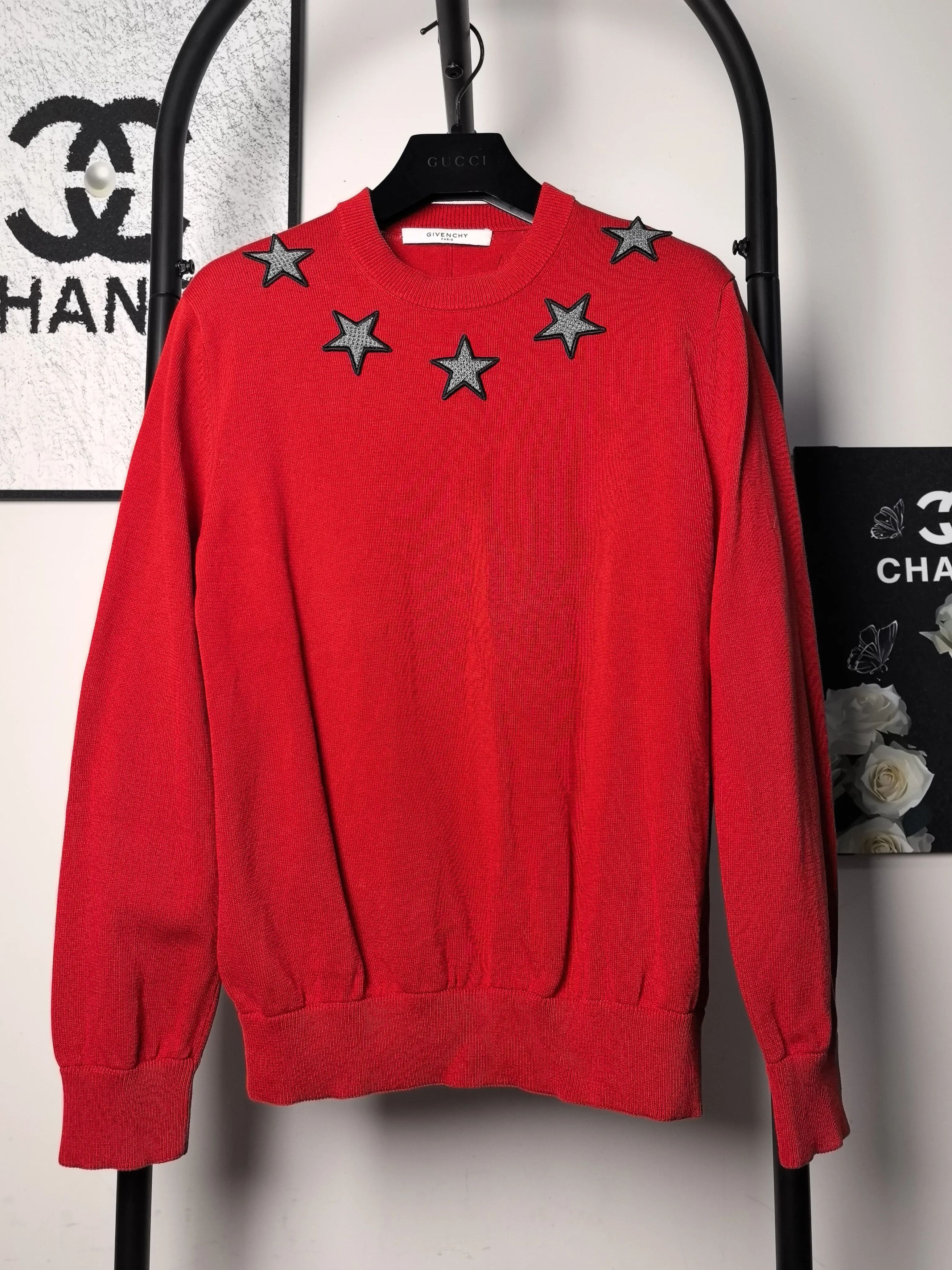 Givenchy Givenchy Knit White Sweater M Women Size M / US 6-8 / IT 42-44 - 1 Thumbnail