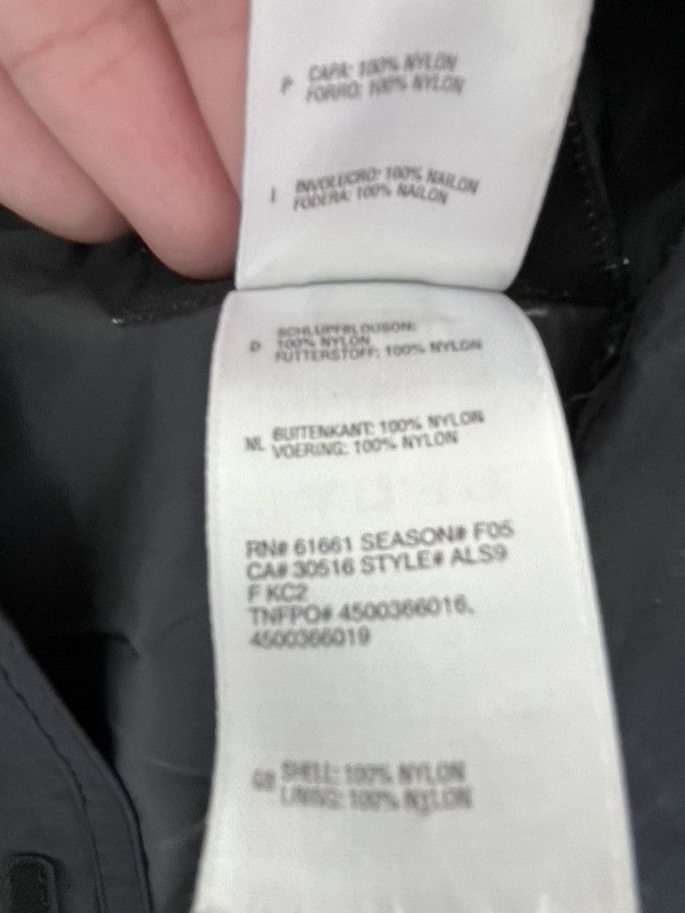 The North Face TNF Jacket Youth Large Size US XS / EU 42 / 0 - 5 Thumbnail