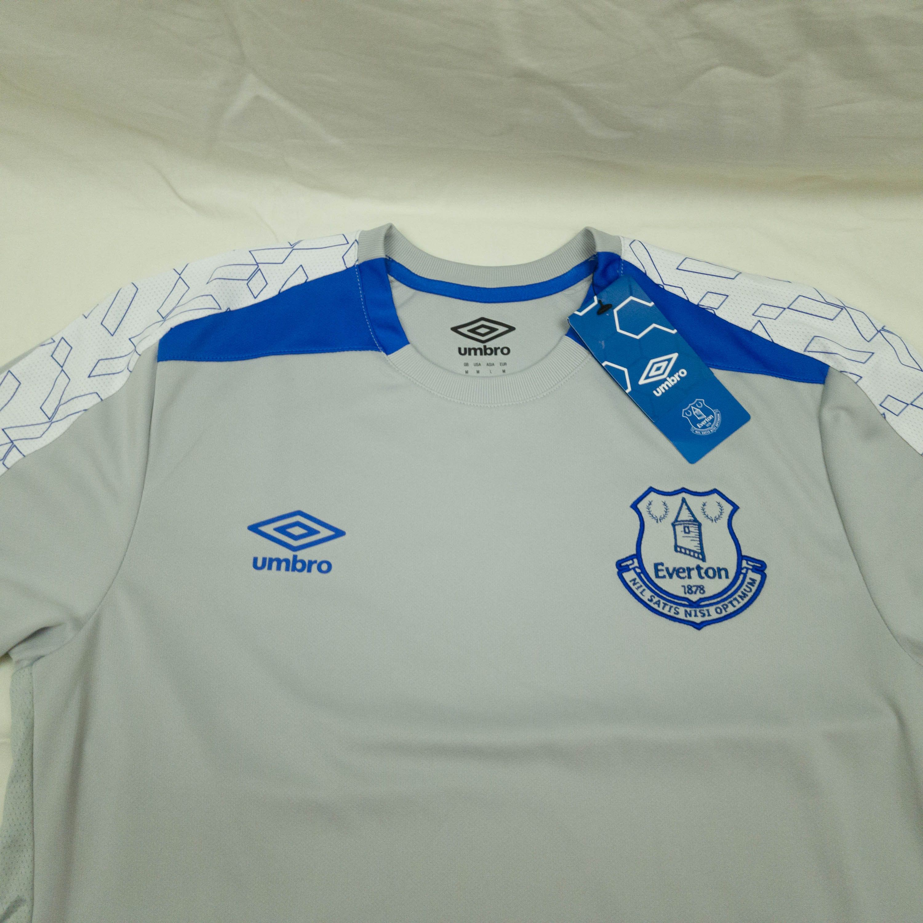 Umbro EVERTON ENGLAND TRAINING FOOTBALL SHIRT UMBRO SIZE M Size US S / EU 44-46 / 1 - 4 Thumbnail