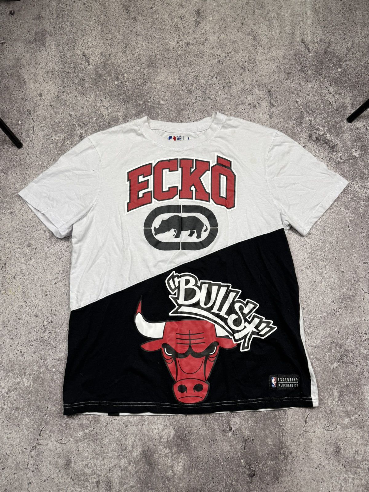 Ecko Unltd. Vintage Ecko Untld Y2K Chicago Bulls Over Printed Shirt NBA Size US L / EU 52-54 / 3 - 1 Thumbnail