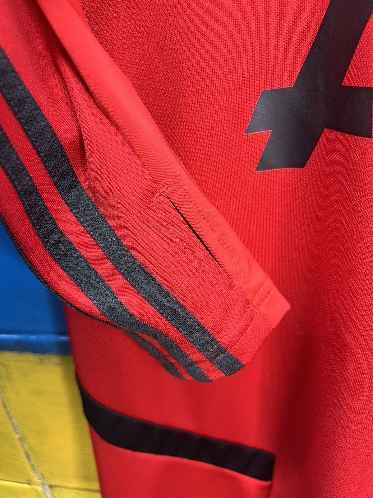 Other Adidas Manchester Unaited Training Football Jacket Size US M / EU 48-50 / 2 - 6 Thumbnail