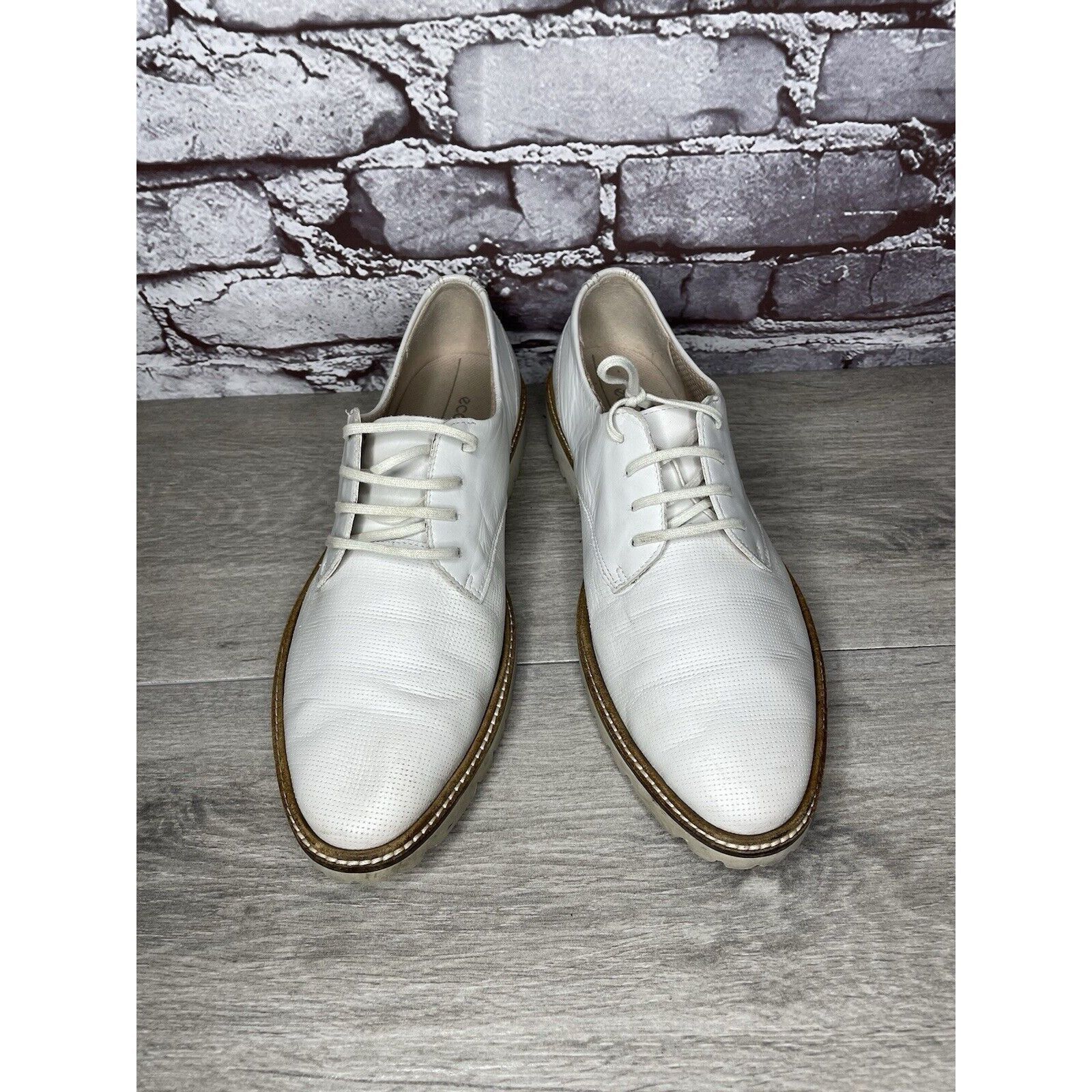 Ecco ECCO White Leather Perforated Lace Up Oxfords Shoes Women Sz Size US 9.5 / IT 39.5 - 2 Thumbnail