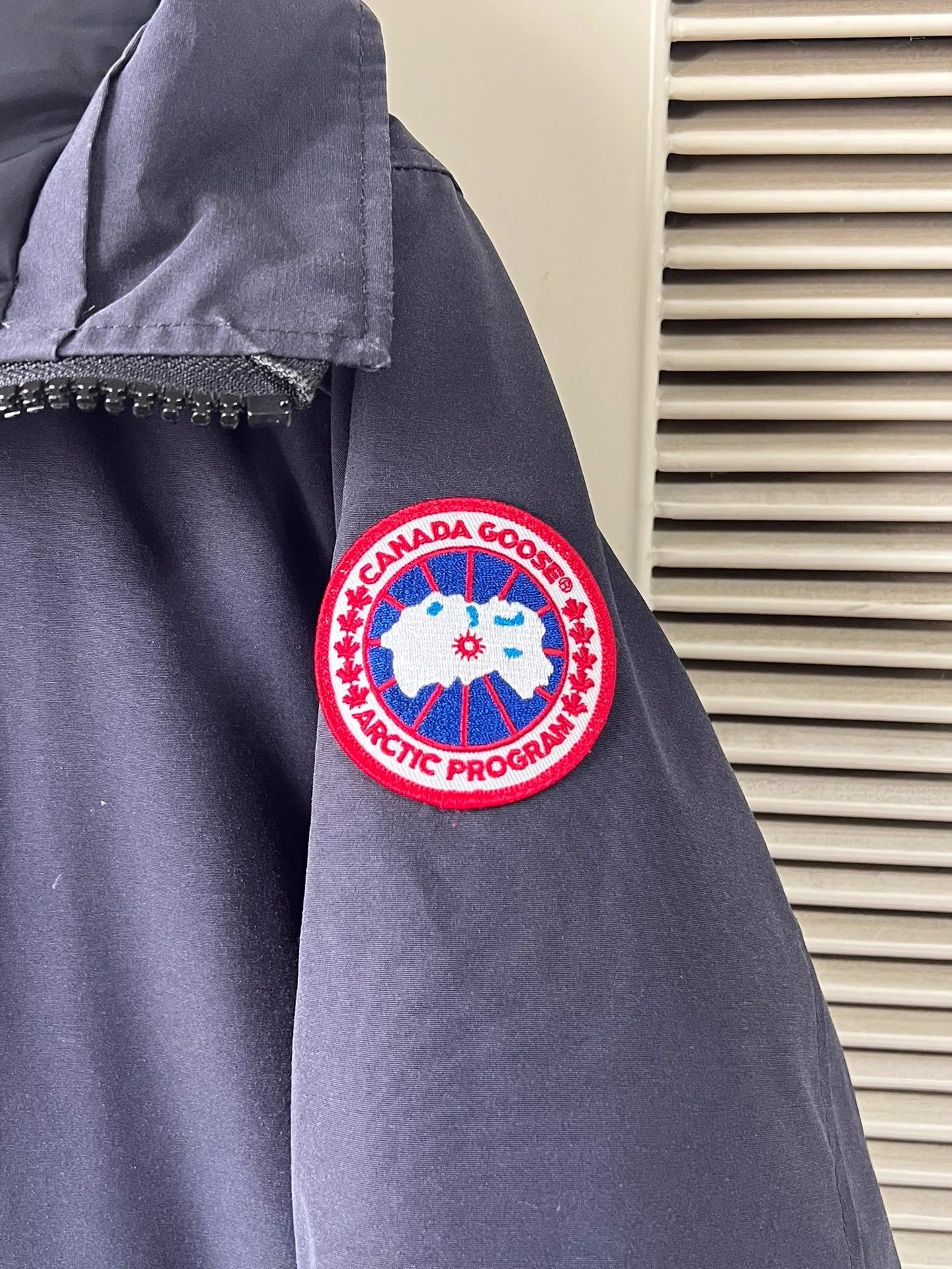 Canada Goose Canada Goose Chateau M navy down jacket hooded mid Size US M / EU 48-50 / 2 - 5 Thumbnail
