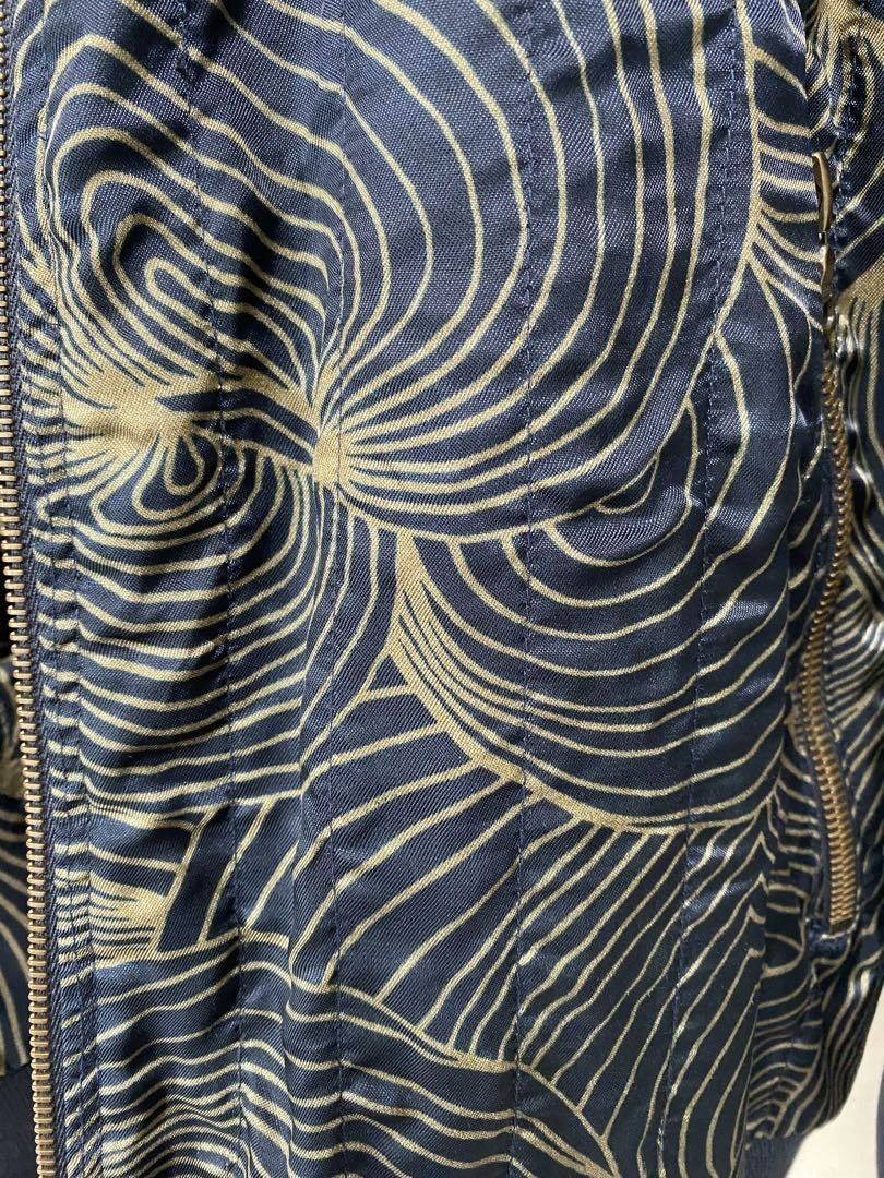 Dries Van Noten Dries van noten Embroidered belted jacket Nextarrow-2412 Size US S / EU 44-46 / 1 - 4 Thumbnail